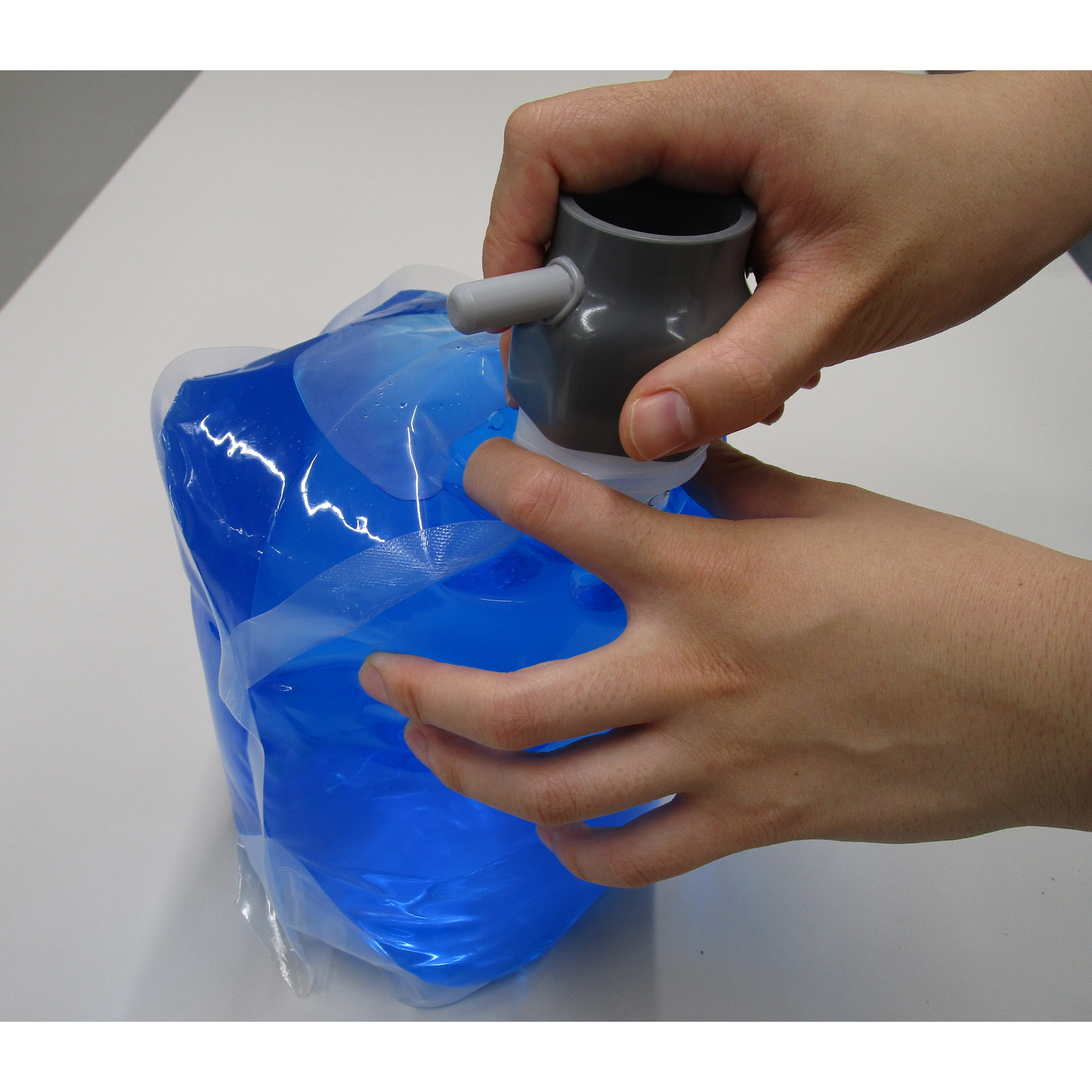 小物 cassp 42880000 液体容器用キャップ開閉具 1個 【バロンボックス(R