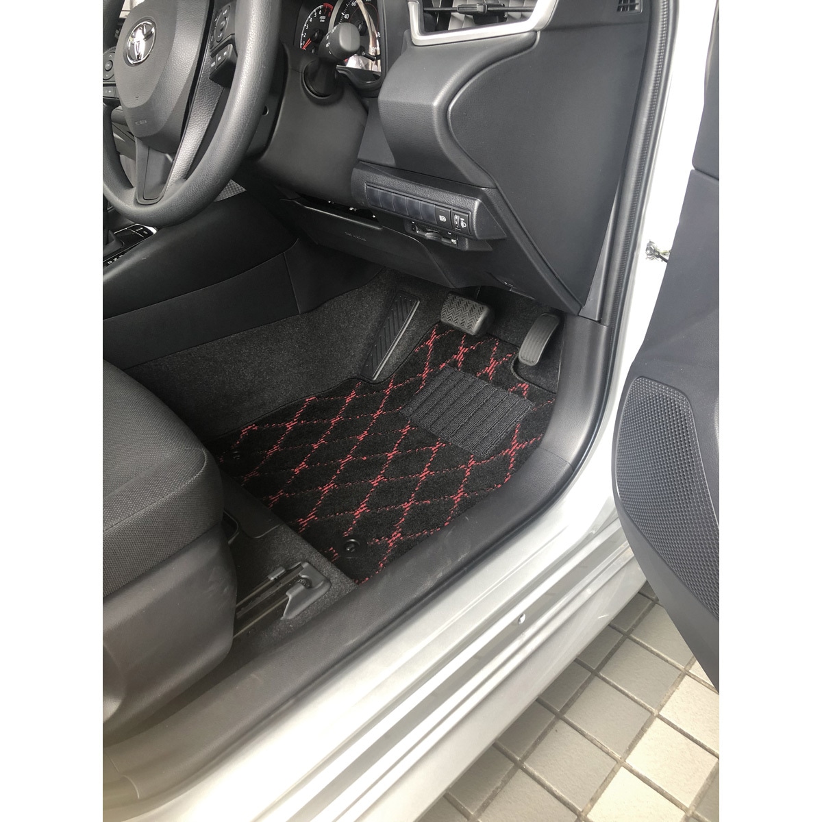 NN050127 車種別フロアマット(ニッサン)ダイヤピンク 1セット