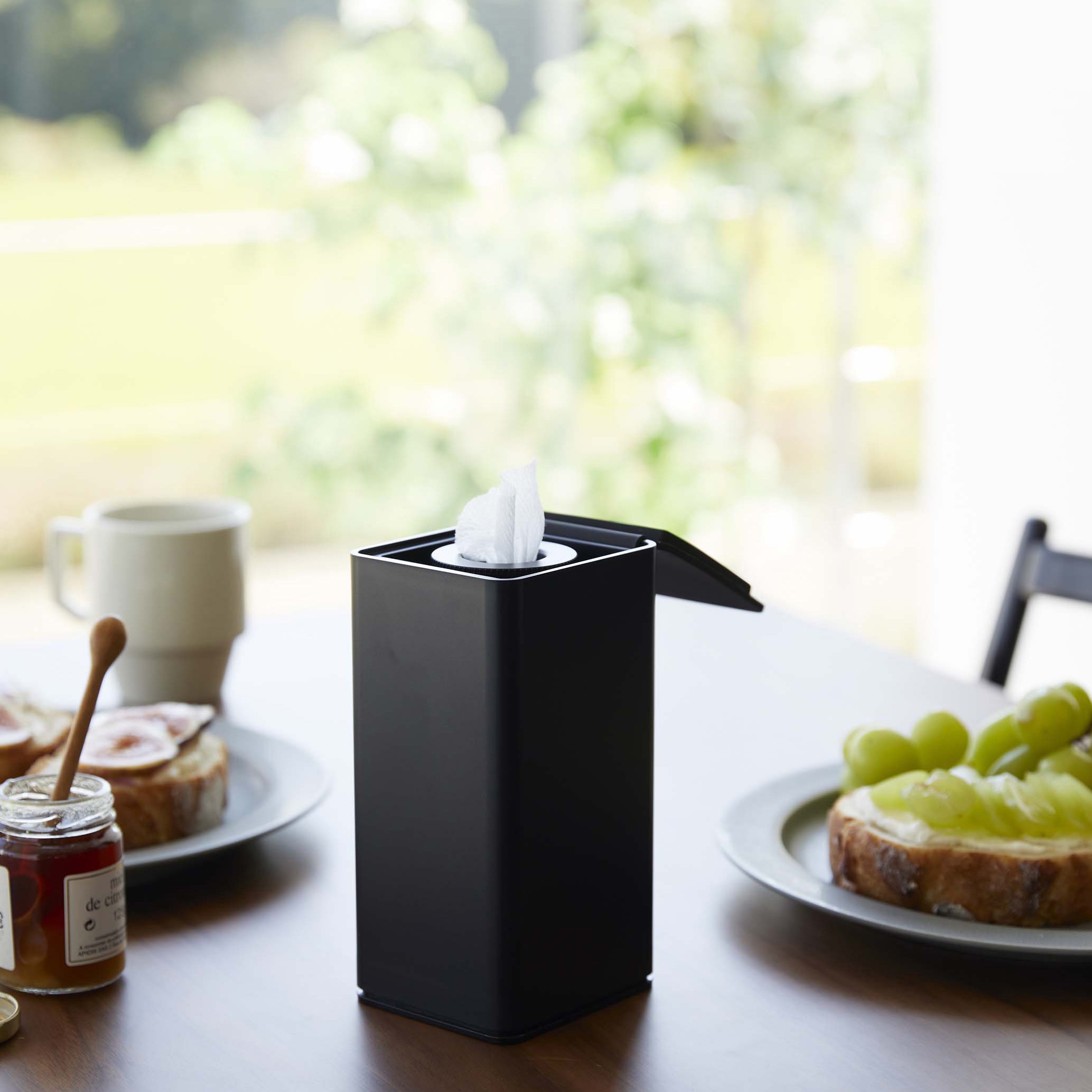 6503 ロール型ウェットティッシュケース タワー ブラック 1個
