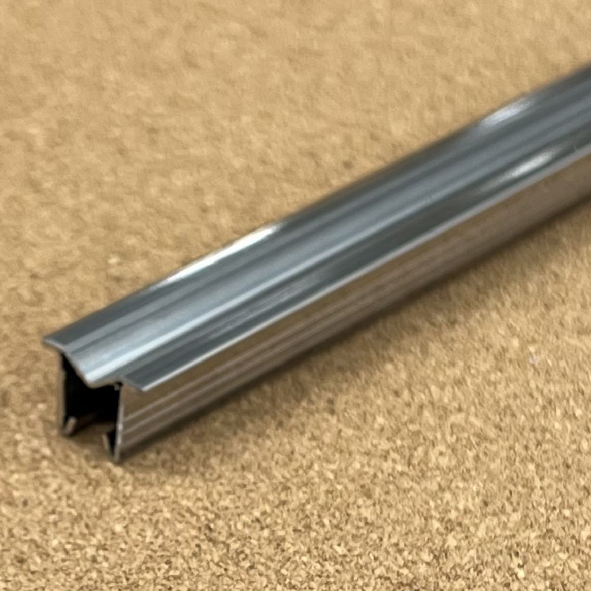 ステンレス製耳付 Vレール 12×12 1本 イーグル 【通販モノタロウ】 5,738円