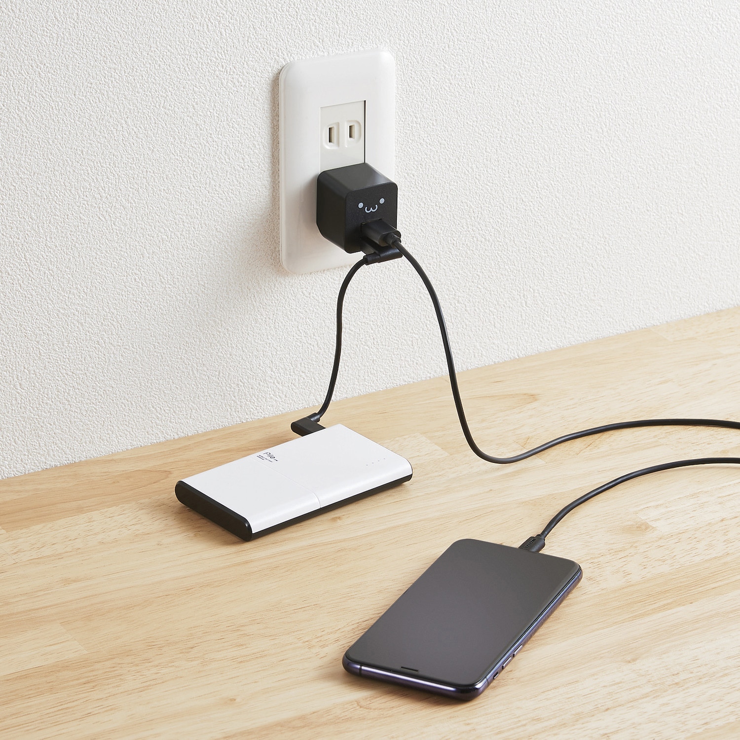 MPA-ACLX01PF スマホ充電器 AC充電器 USB×2ポート Lightning MPA-ACLX01PF スマホ充電器 AC充電器 USB×2ポート Lightning