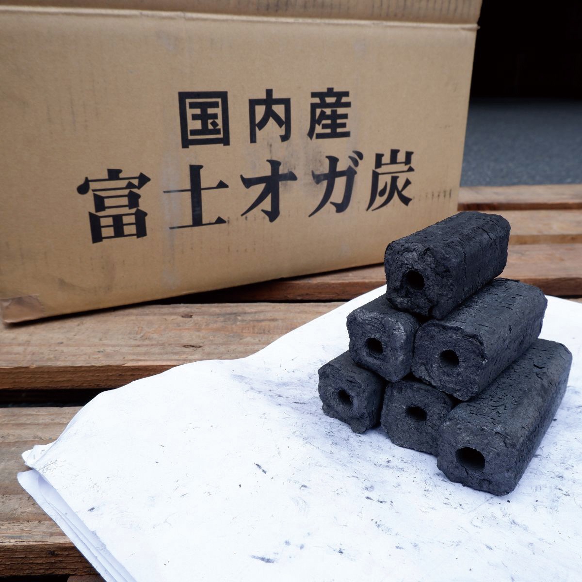 1011 愛媛県産富士おが炭 富士炭化興業 直径4cm 1セット(10kg×3箱) 9,865円