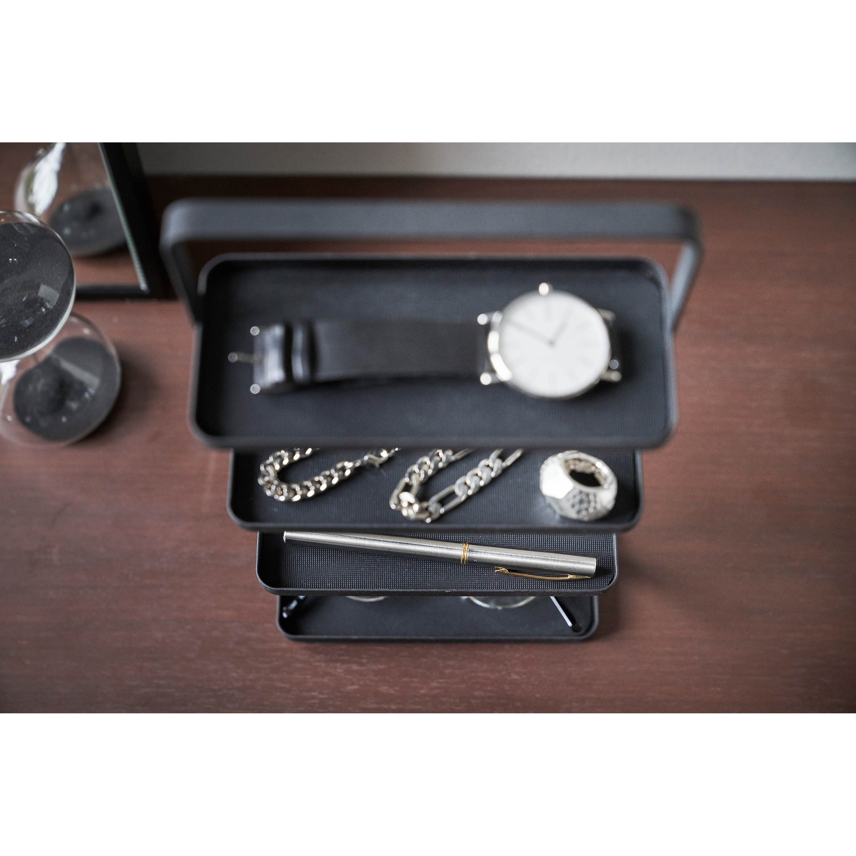 ホワイトアクセサリーケース 4299 メガネ&アクセサリー トレー 4段 タワー ホワイト 山崎実業 色BK