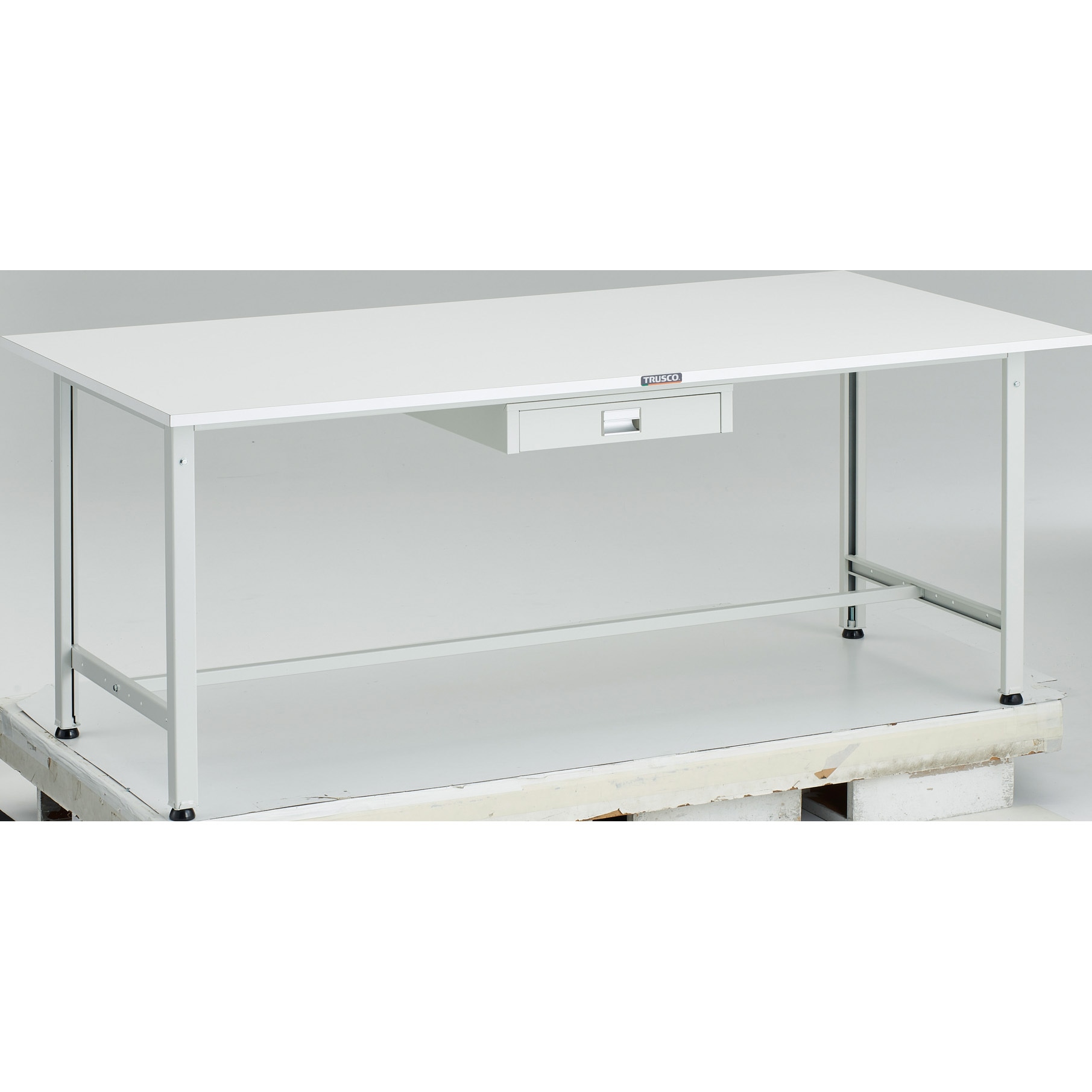 AE-1809UDC1 W 軽量作業台(薄型1段引出し付) ポリ化粧天板 TRUSCO 荷重300kg 間口1800mm奥行900mm高さ740mm  AE-1809UDC1 W 38,987円