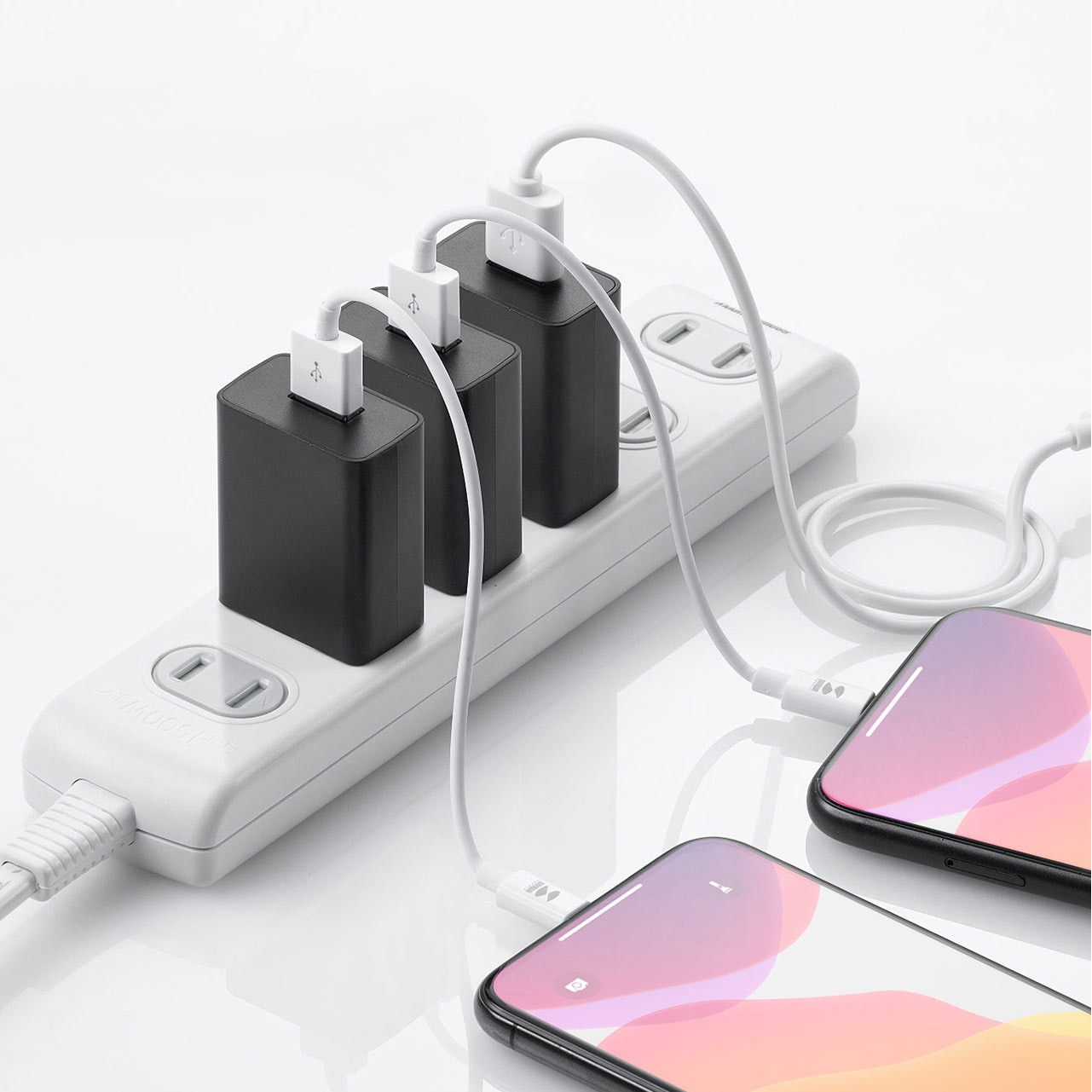 700-AC026BK USB充電器 サンワダイレクト プラグ形状2P 【通販モノタロウ】