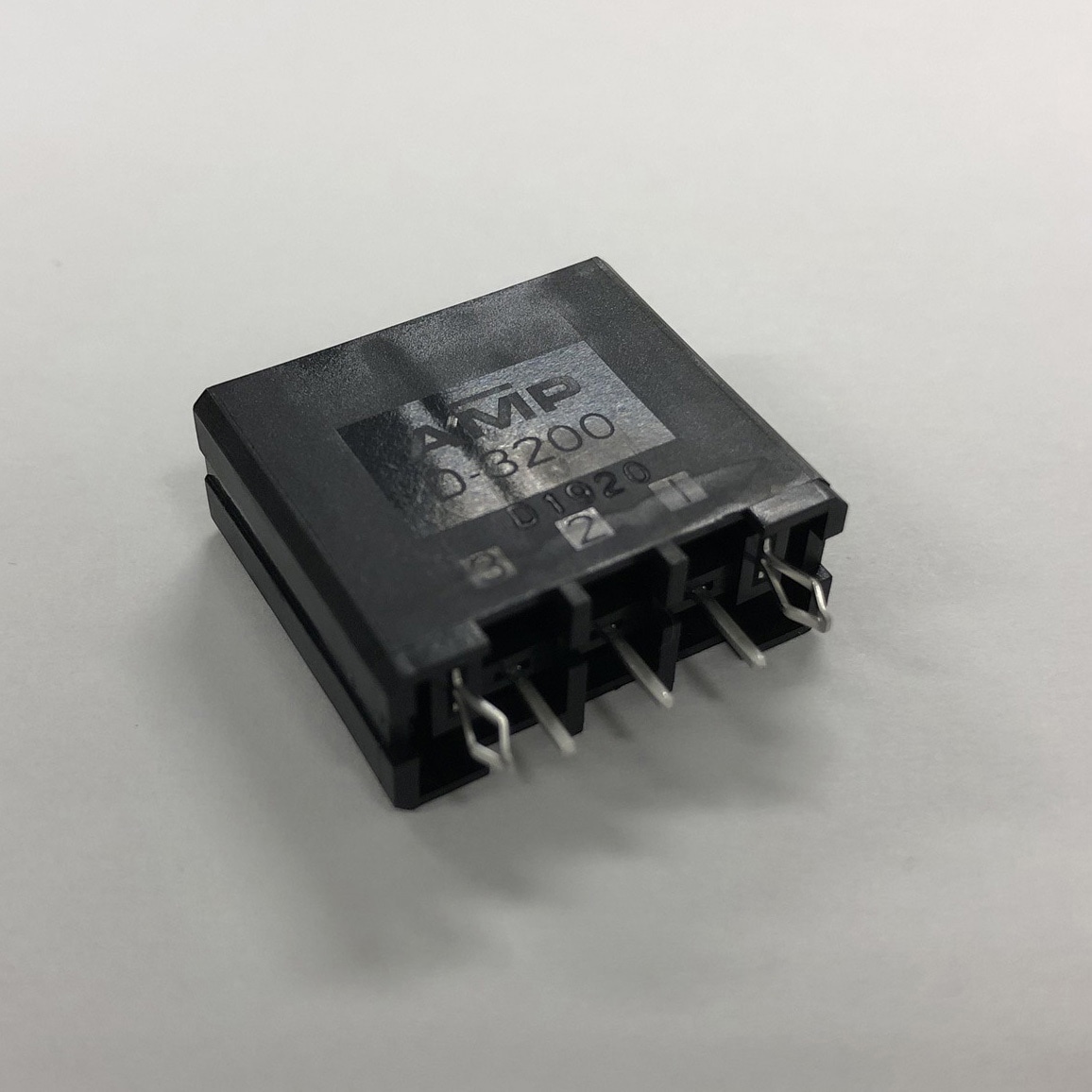 1-178136-3 Dynamic 3000 TE Connectivity Japan(旧:TYCOELECTRONICS(タイコエレクトロニクス)) バーチカル