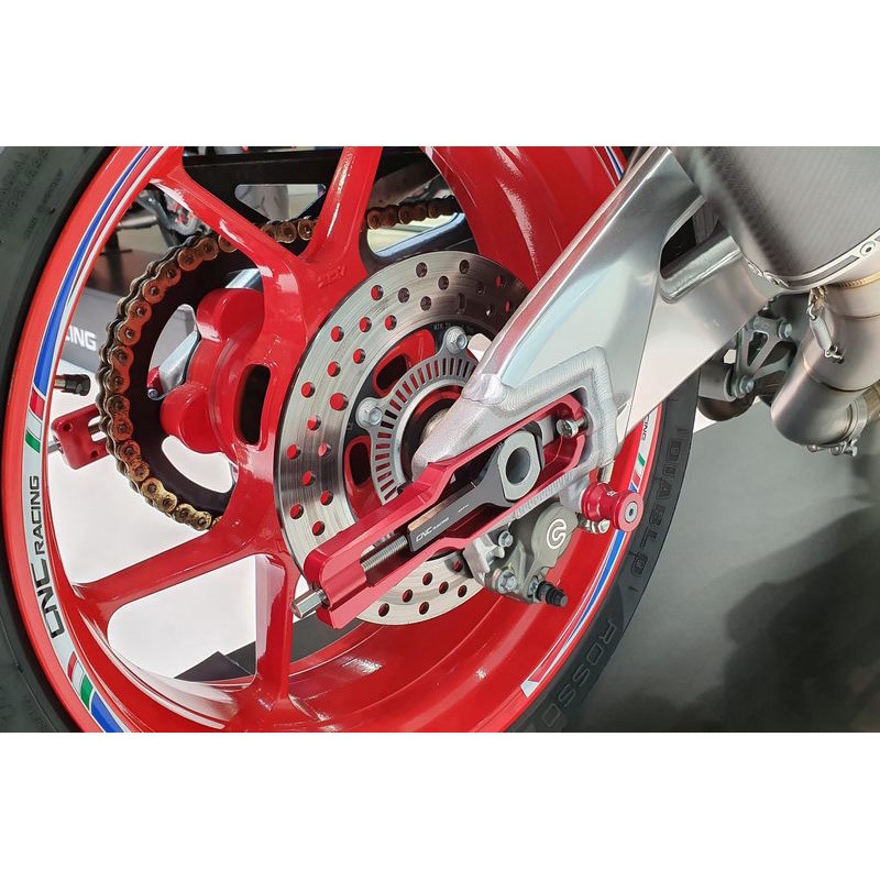 SC190R Swingarm spools M6 CNC Racing (シーエヌシーレーシング) レッド色   SC190R