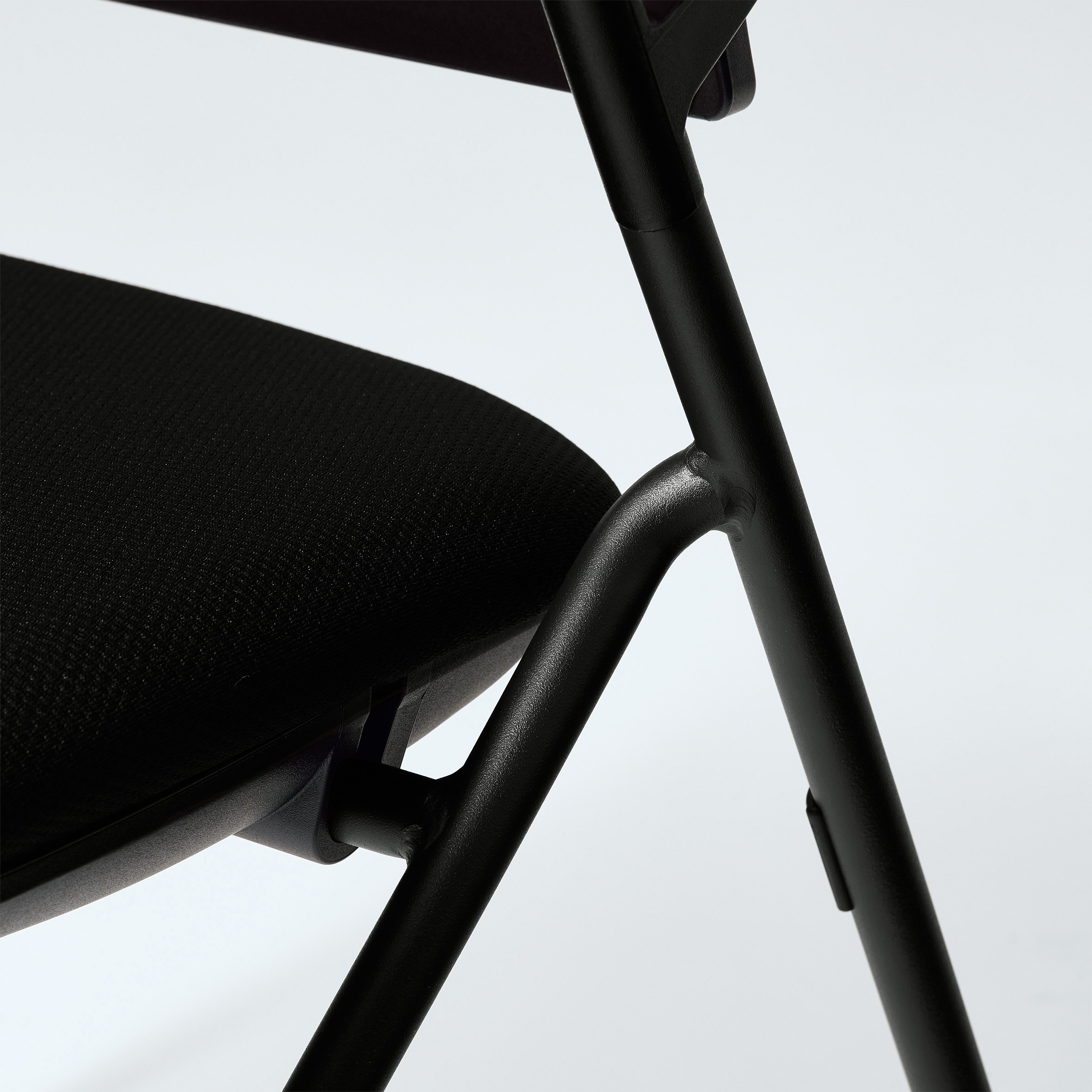 会議イス　ピエガ　背クッション　黒脚 CK-722BE6GXB6-WN 66188810 送料無料 コクヨ kokuyo コクヨ ピエガ 背クッション 黒シェル 黒 黒脚 軟床用 スタッキング