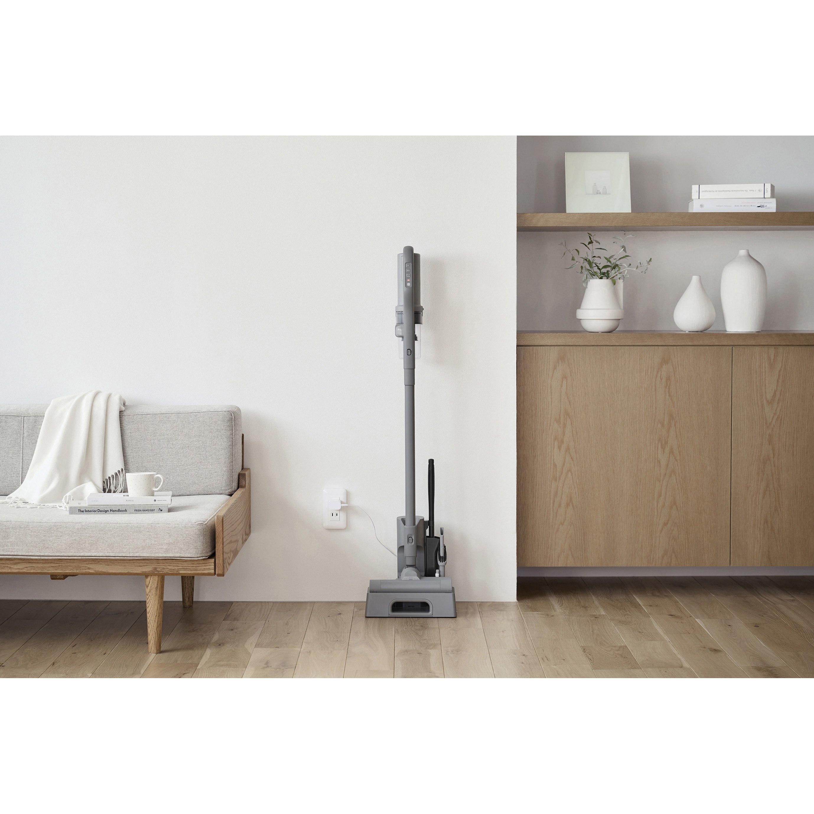 【新品】IRIS 軽量1.1kgスティッククリーナー （SCD-124P-H） SCD-124P-H 軽量!コードレス 充電式サイクロンスティック掃除機