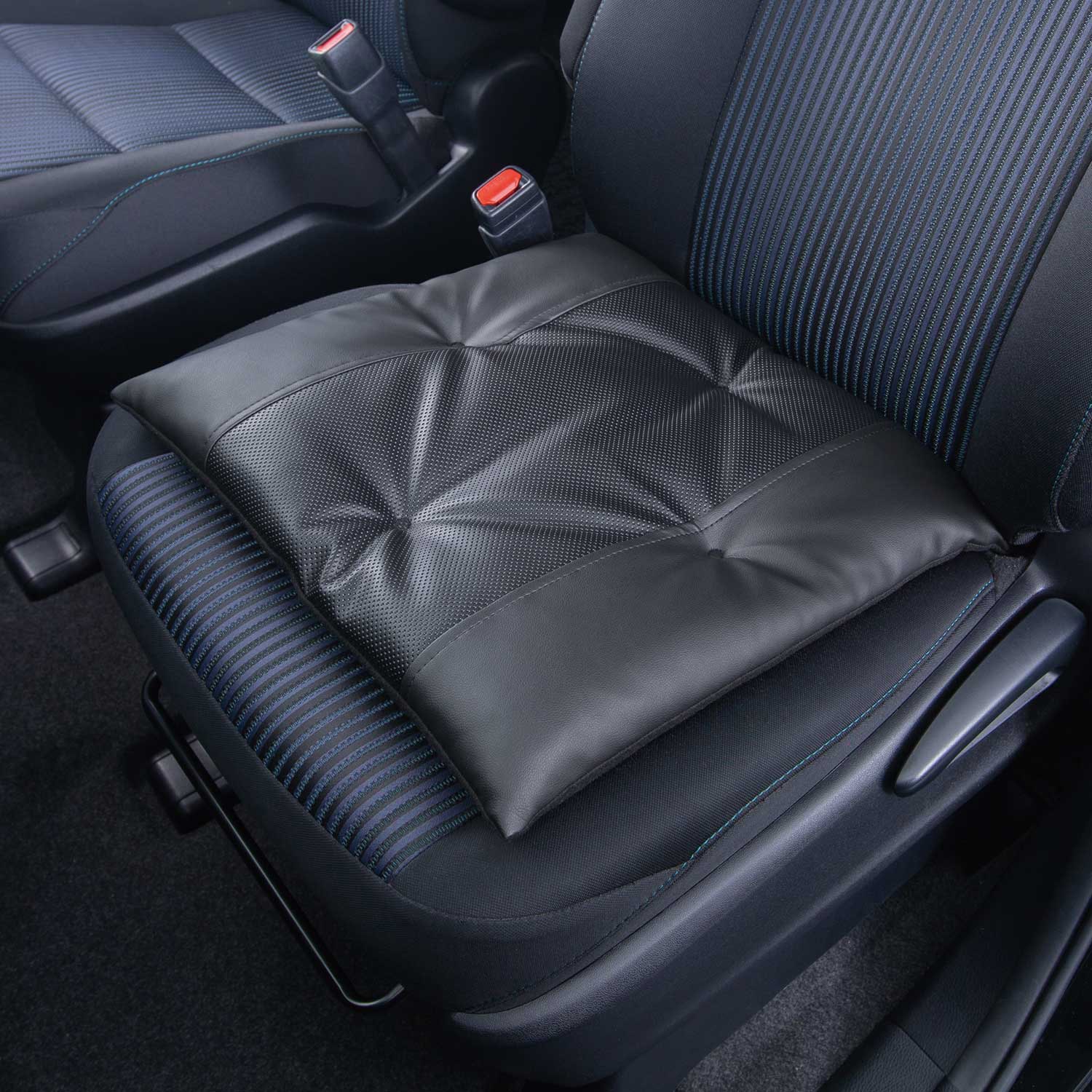 クッション カークッション 車 トリプル リア ソファー 後部座席 PDC115 車 トリプルクッションの通販