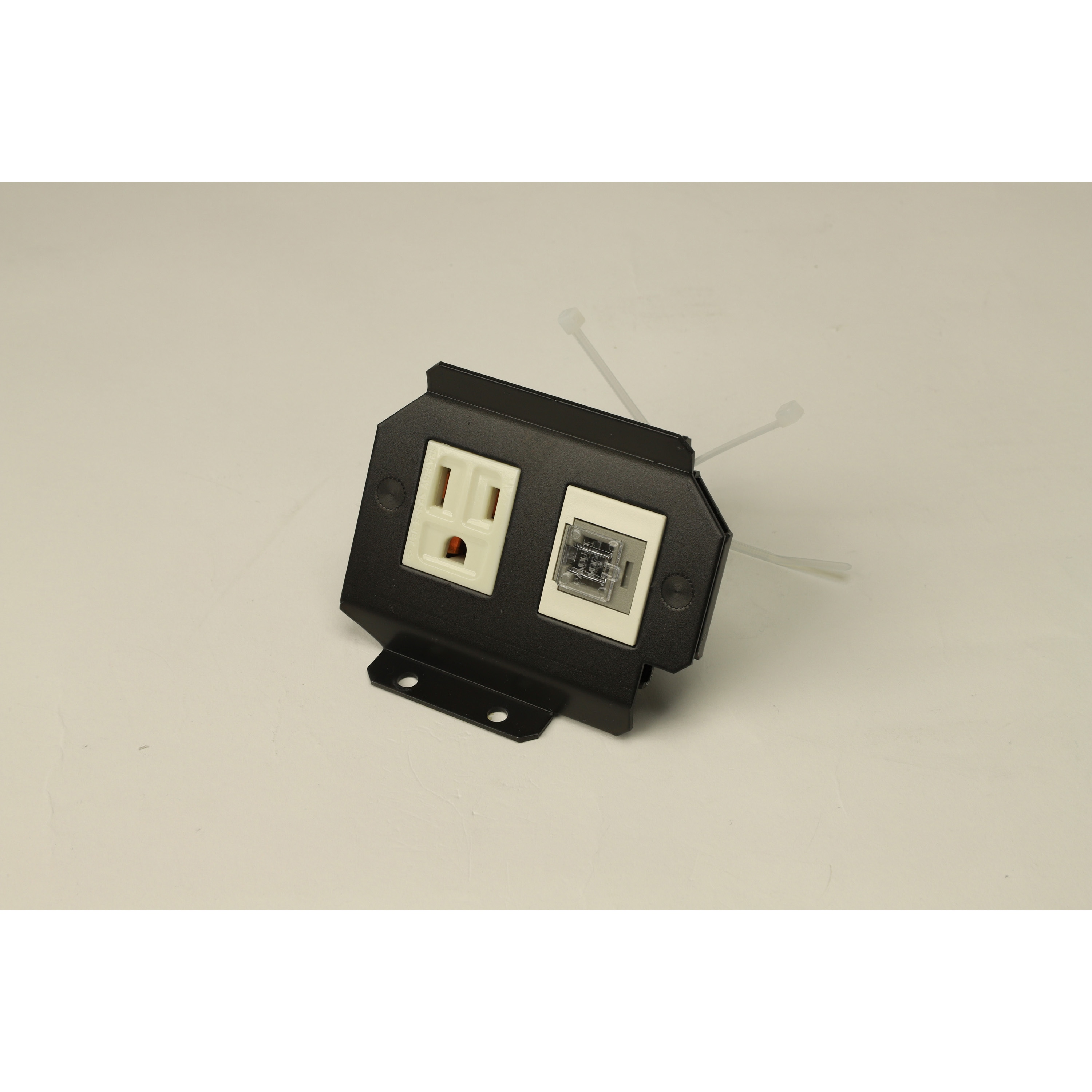 CEC90011A バリアフリー対応コンセント CECシリーズ TERADA(寺田電機製作所) 125V 15A   CEC90011A