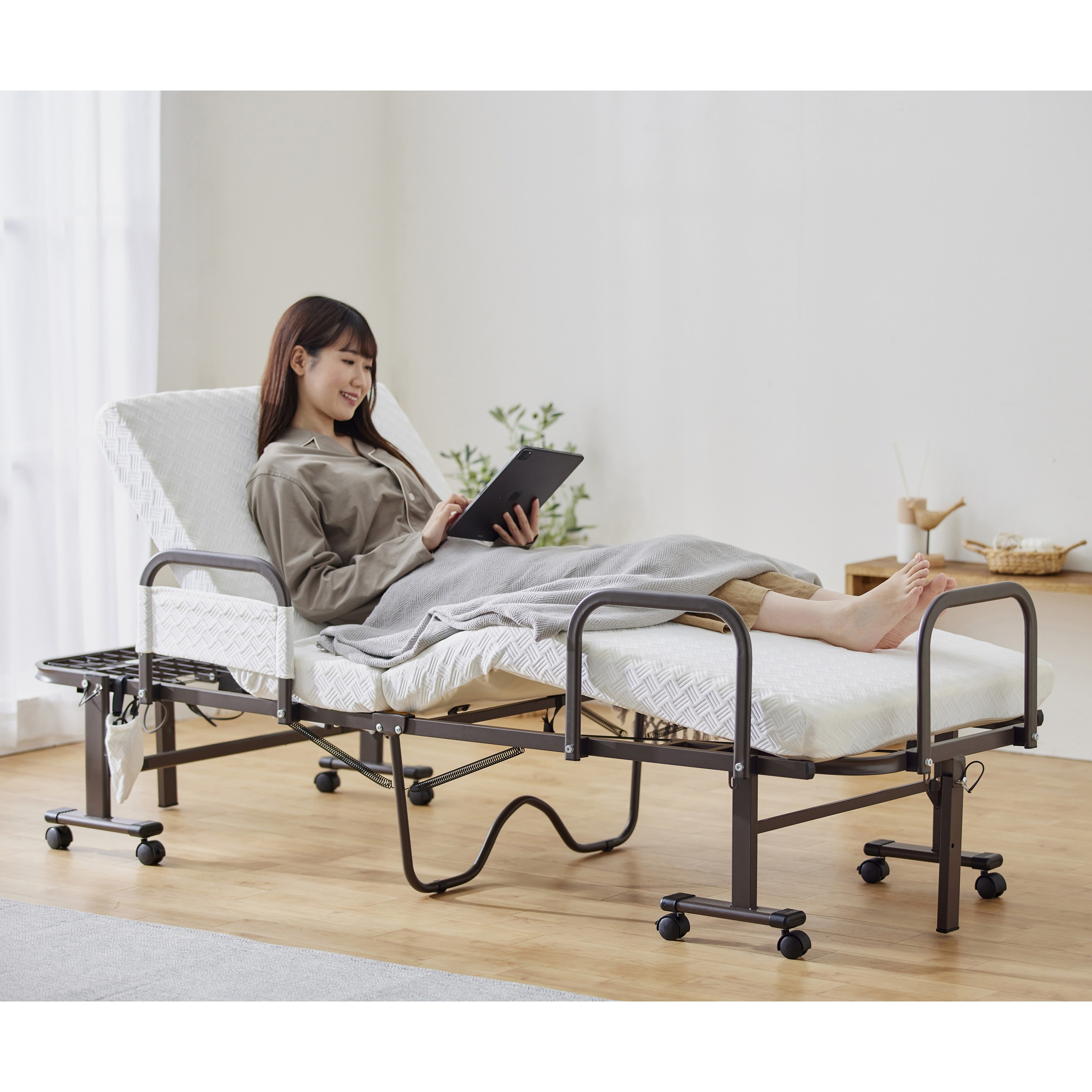 アイリスオーヤマ電動リクライニングベッドOTBSS-BDH OTBSS-BDH 折りたたみ電動リクライニングベッド アイリスオーヤマ 寸法