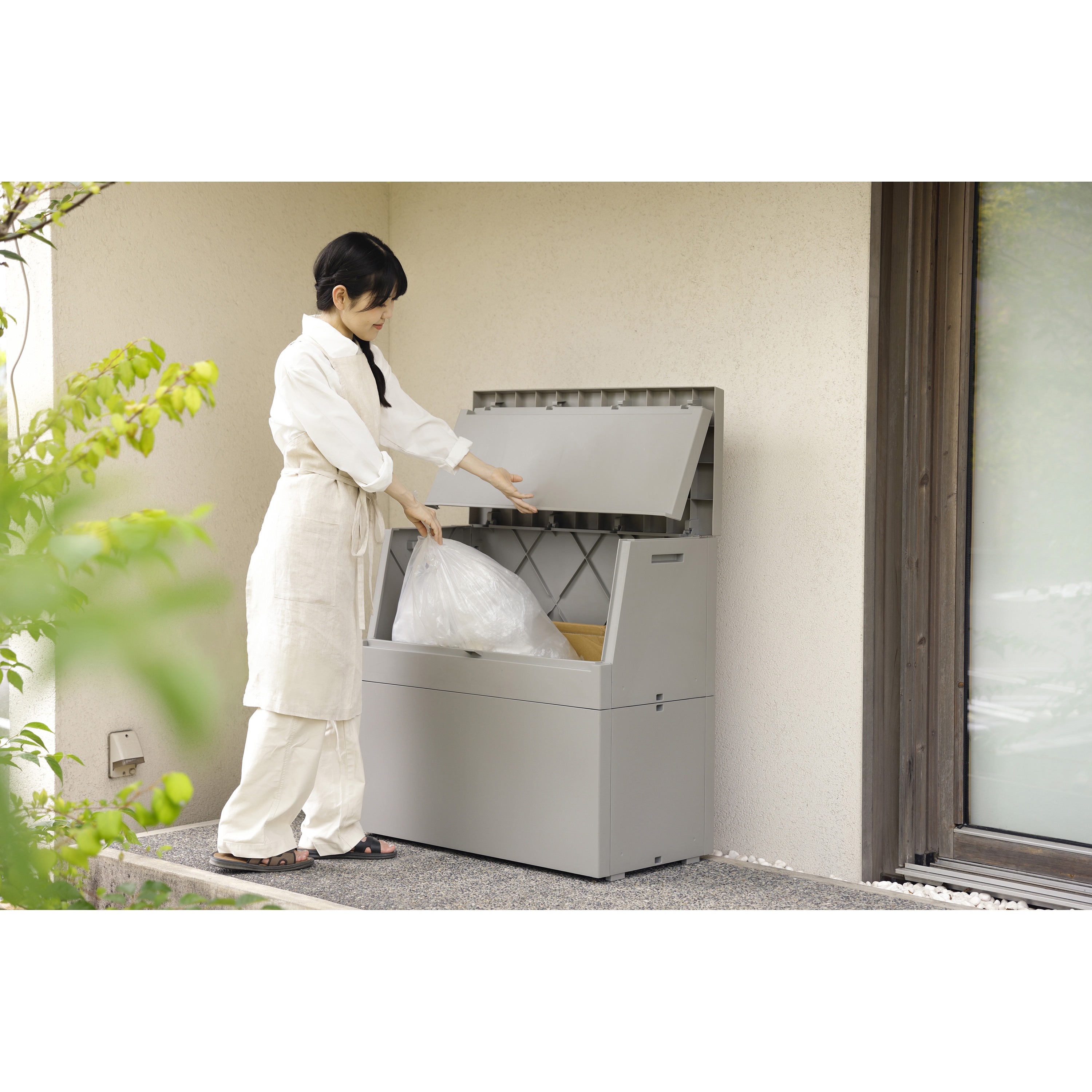GSLW041 出し入れがスムーズな屋外ストッカー リス 容量250L グレー色