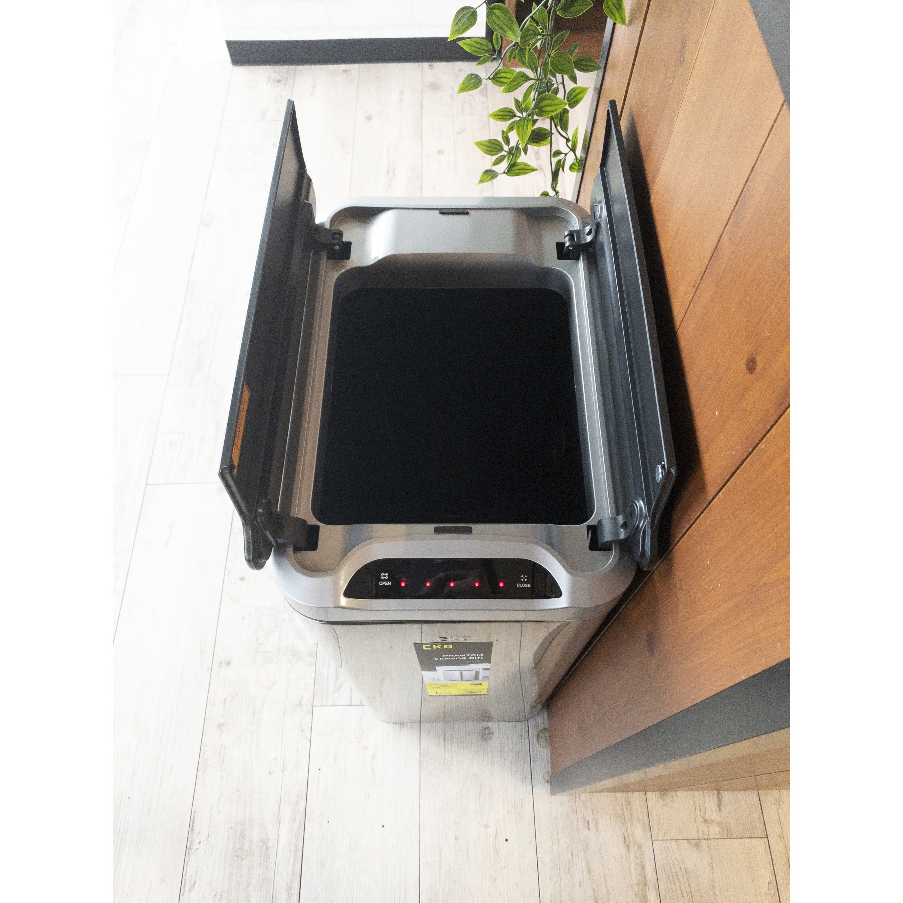 ゴミ箱 ダストボックス EK9277MT 30L センサー 自動開閉 自動感知 縦型 たて型 ふた付き オート EKO イーケーオー ECO ステンレス製 シルバー 人気 おすすめ サンコウ 0036516 EK9277MT 30L ダストBOX | 激安の新品・型落ち