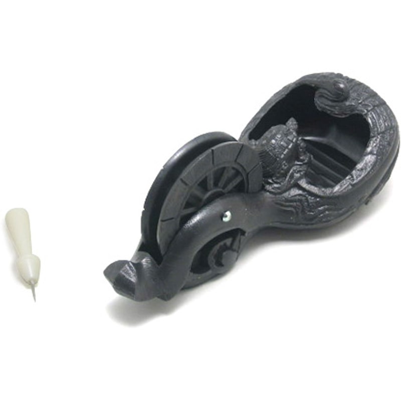 ☆李朝☆３足付/鶴・亀の模様の竹製の筆筒 ☆李朝☆3足付/鶴・亀の模様の竹製の筆筒