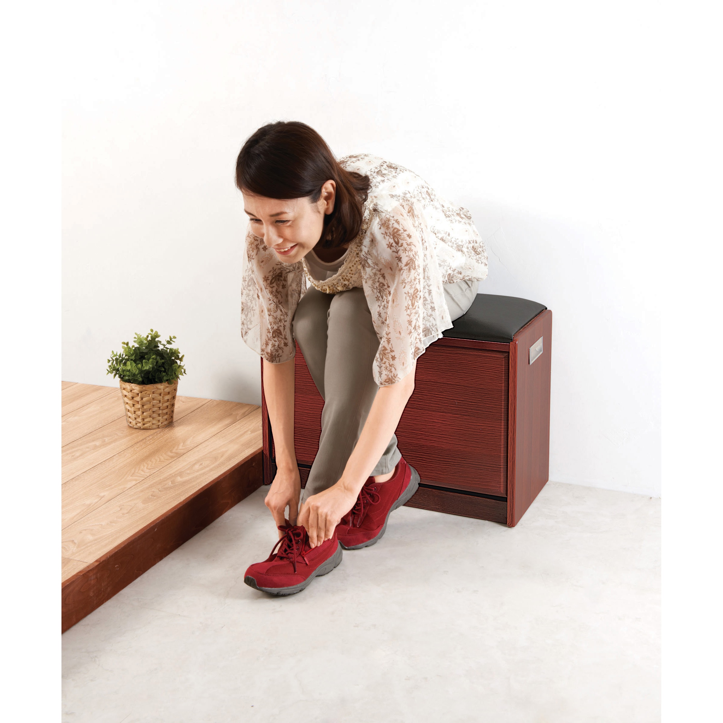 VT007-801 ベンチ式シューズラック Vita ブラウン色 高さ46cm幅84cm