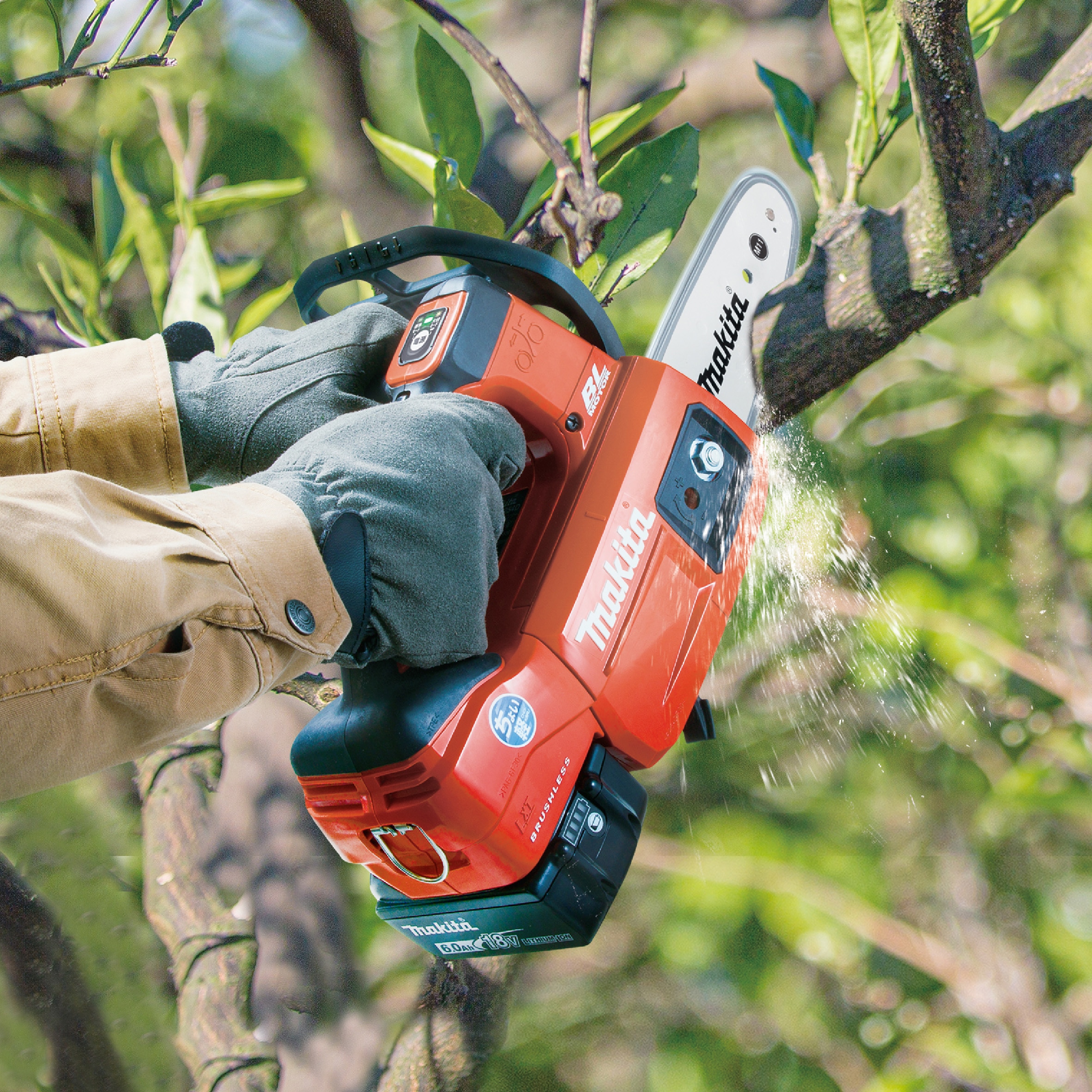 MUC154DZNR 150ミリ充電式チェンソー(赤) マキタ 本体のみ MUC154DZNR