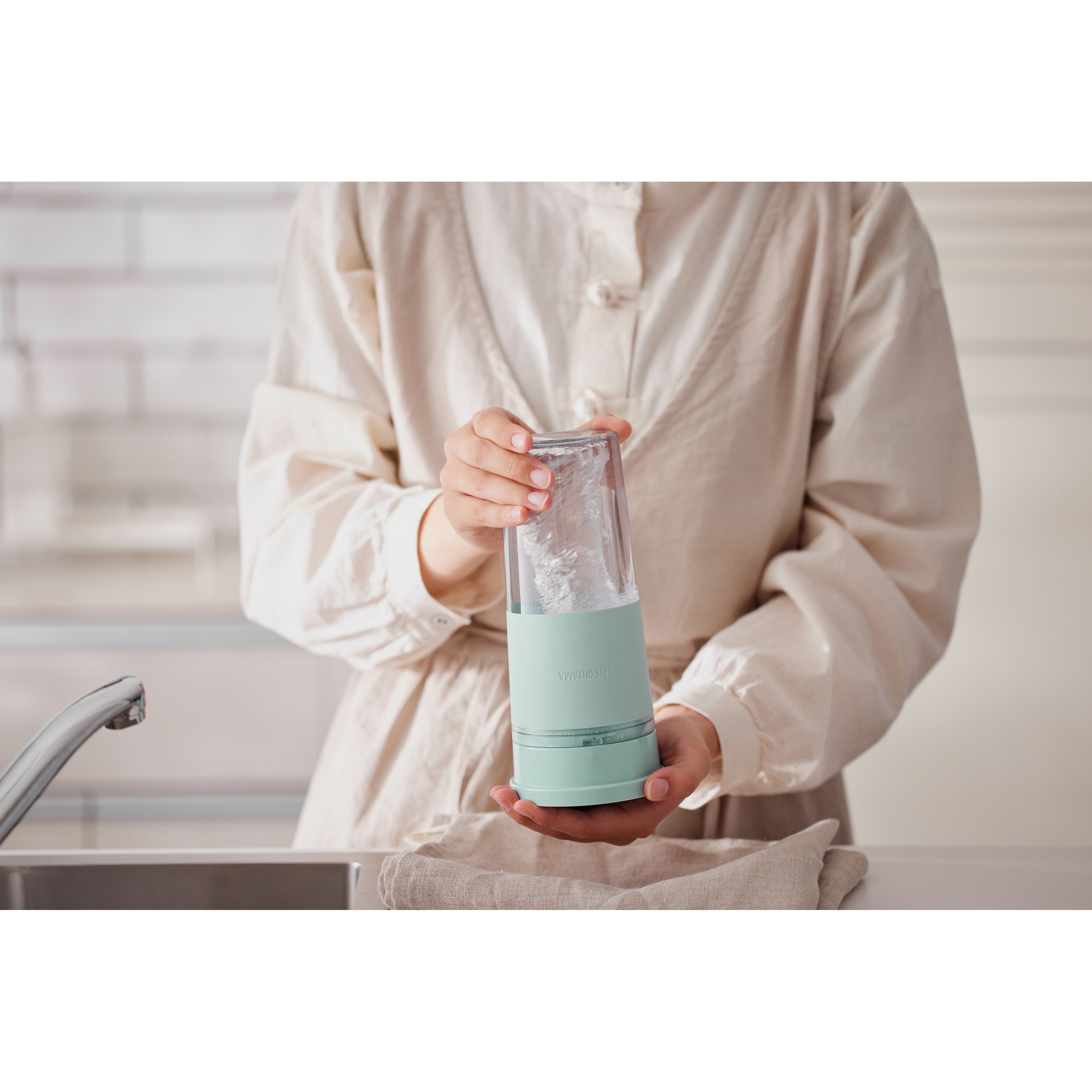 IBB-C301-G コードレスブレンダー アイリスオーヤマ 容量300mL