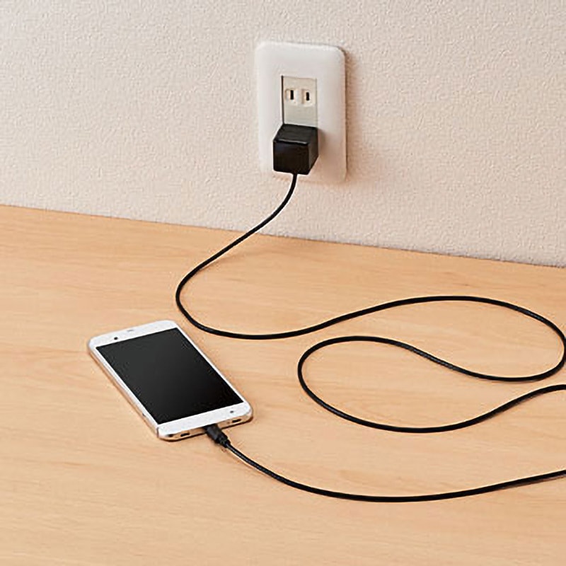 携帯用充電器　acアダプター　microusbケーブル　保証書 top-e-micro.jpg