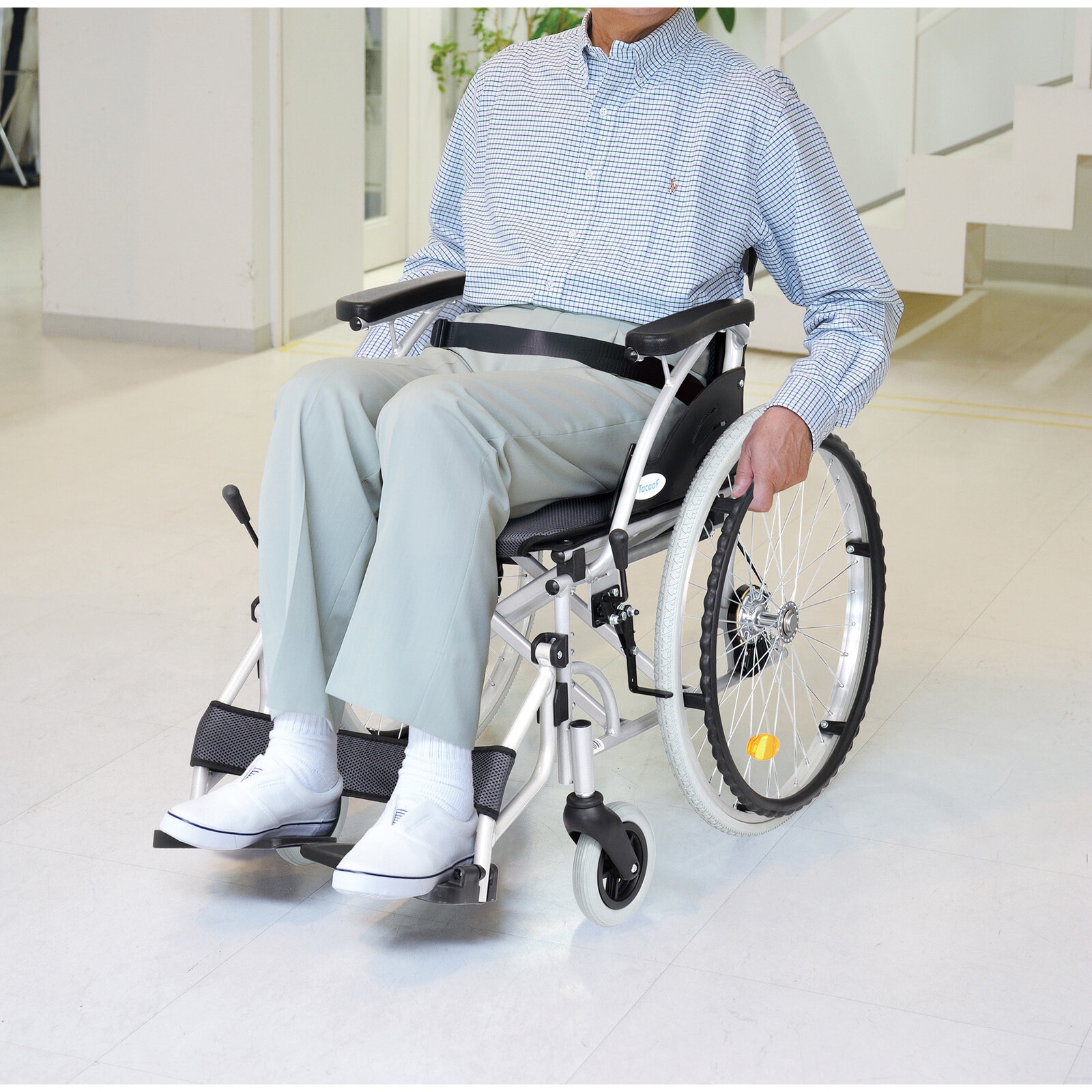 a31940 ノーパンク車椅子(自走式) ファミリー・ライフ グレー色