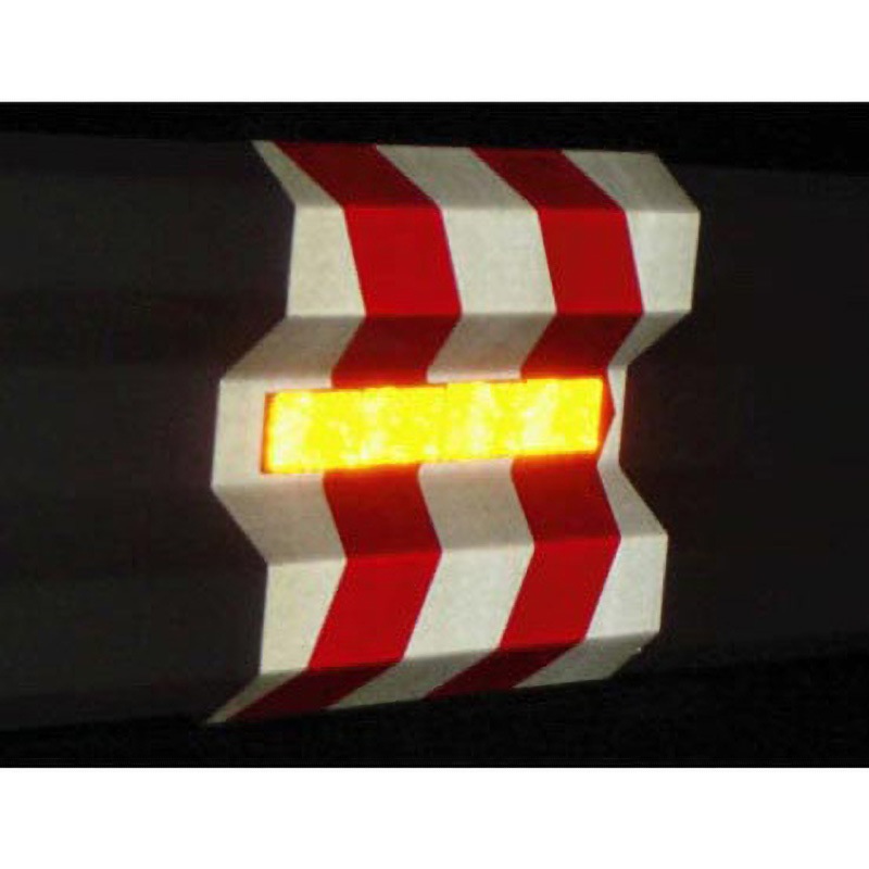 KM-R1 曲線部誘導標 かもめプレート カシムラ 路肩側・中分側兼用 赤白矢印＞＞タイプ  1組 KM-R1