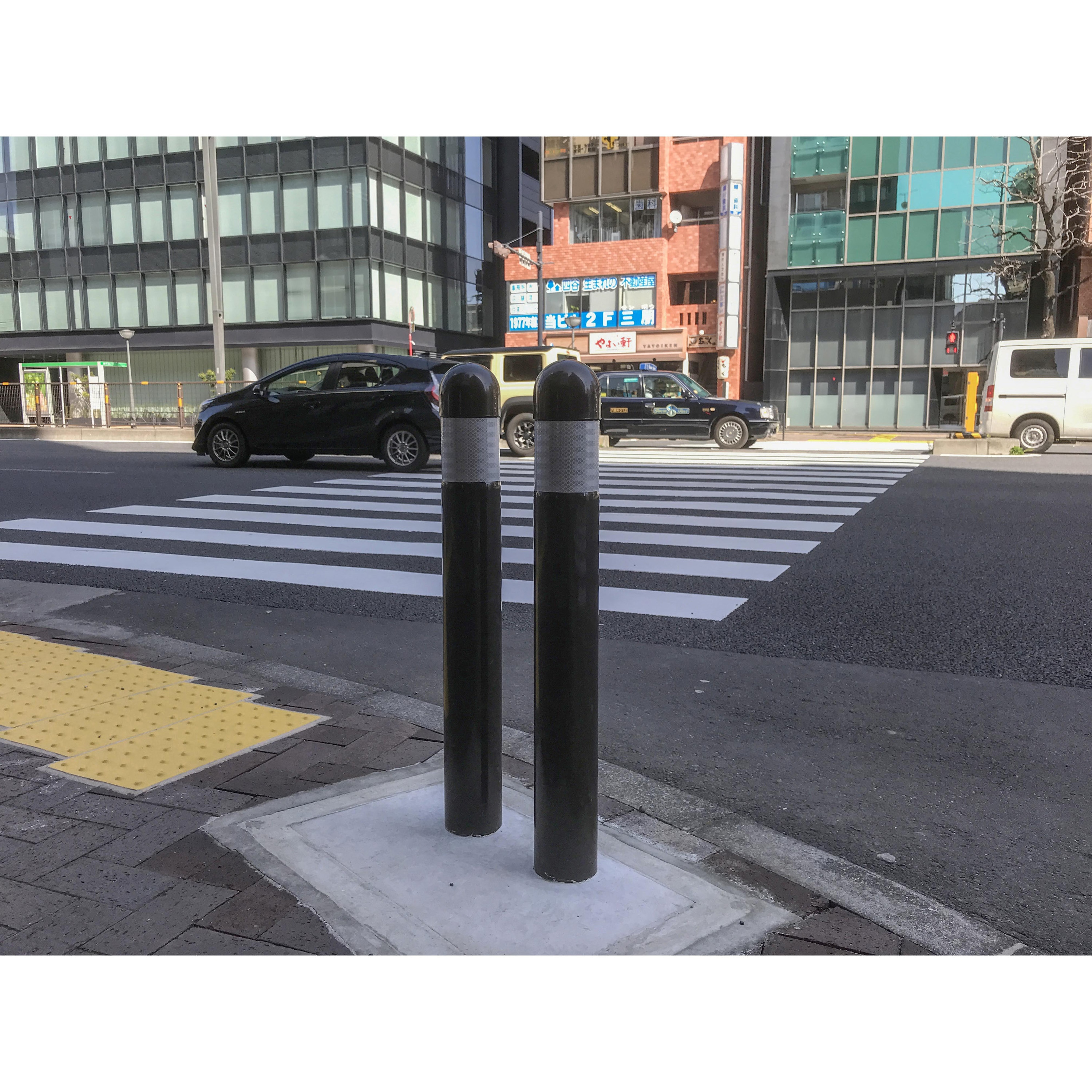 BSK-114HW-80Kチャイロ55 40km/h 衝突対応 車両進入防止 車止め