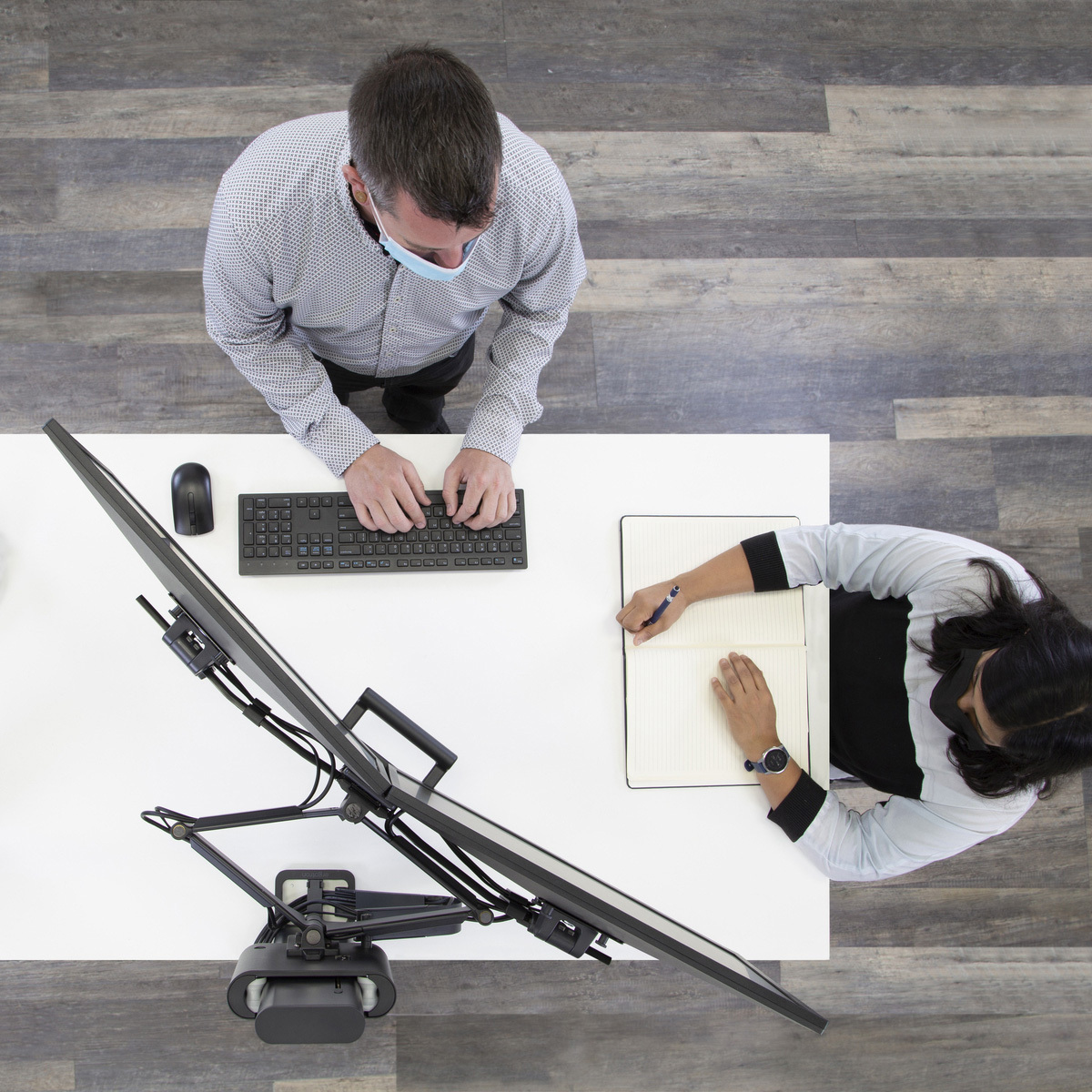 45-631-224 エルゴトロン TRACE (トレース) デュアル モニターマウント