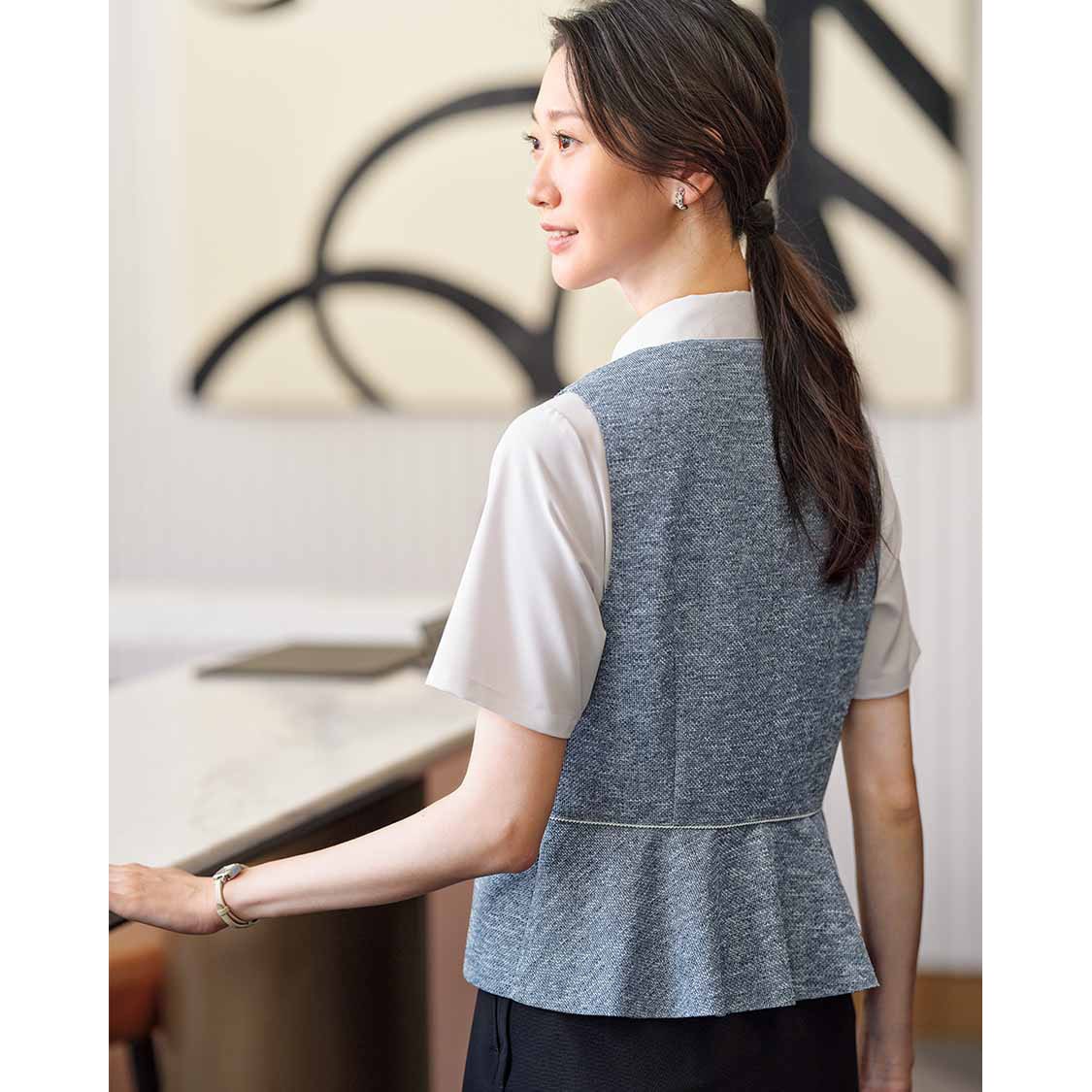GVEL-2607-B7 ベスト レディース オフィス 制服 事務服 サーヴォ(旧
