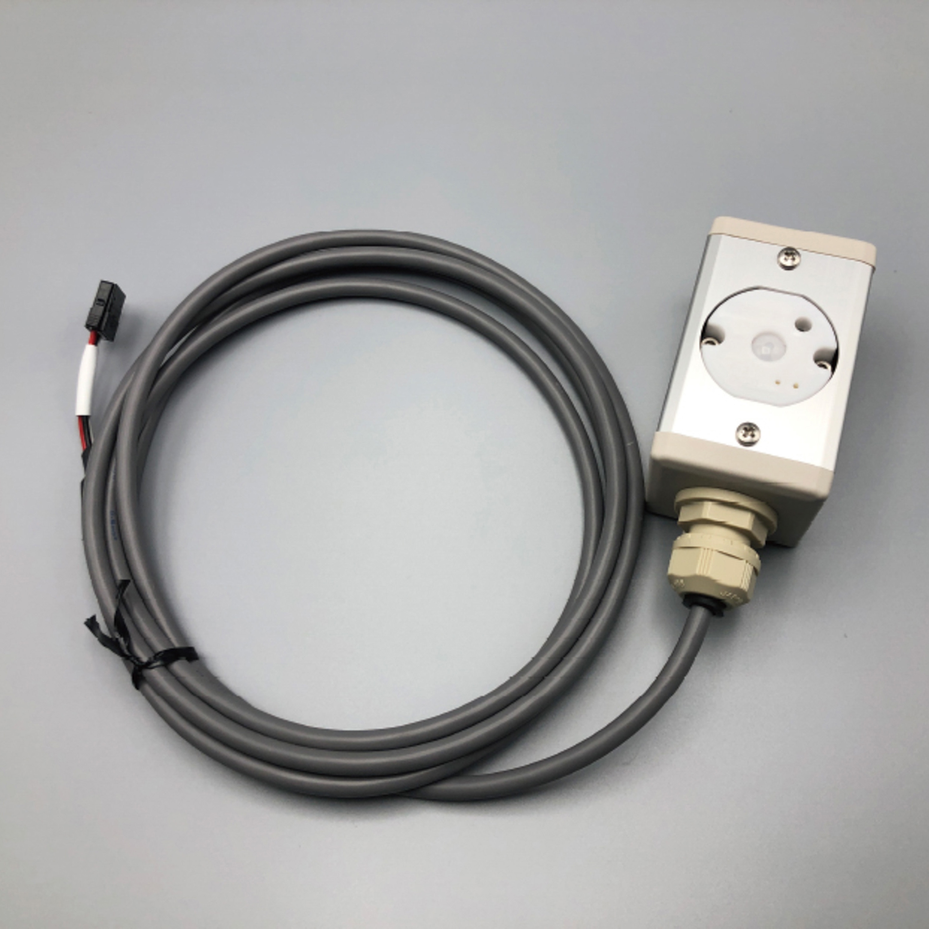 SUC-678 e-CON付人感センサ SUS(エスユーエス) PY2-S型 ケーブル長2m