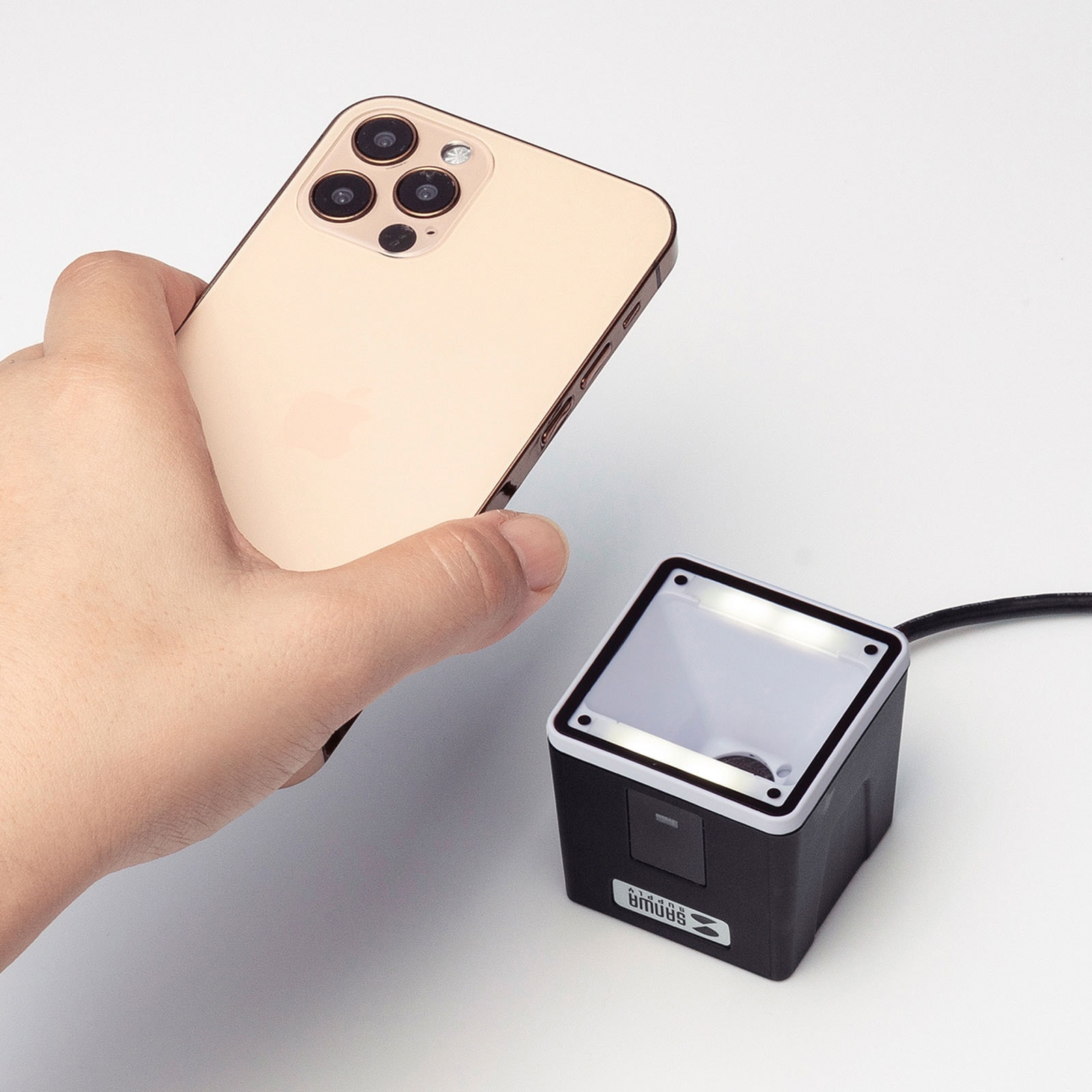 新品　サンワサプライ　BCR-2D7 バーコードリーダー BCR-2D7【2次元バーコードリーダー（USB接続・卓上タイプ）】コードを