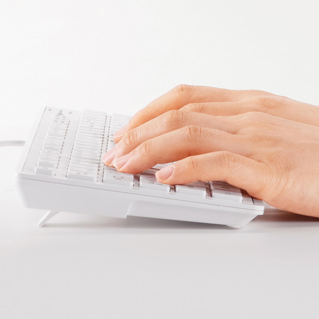 SKB-SL16W スリムキーボード サンワサプライ USB(Aタイプコネクタ