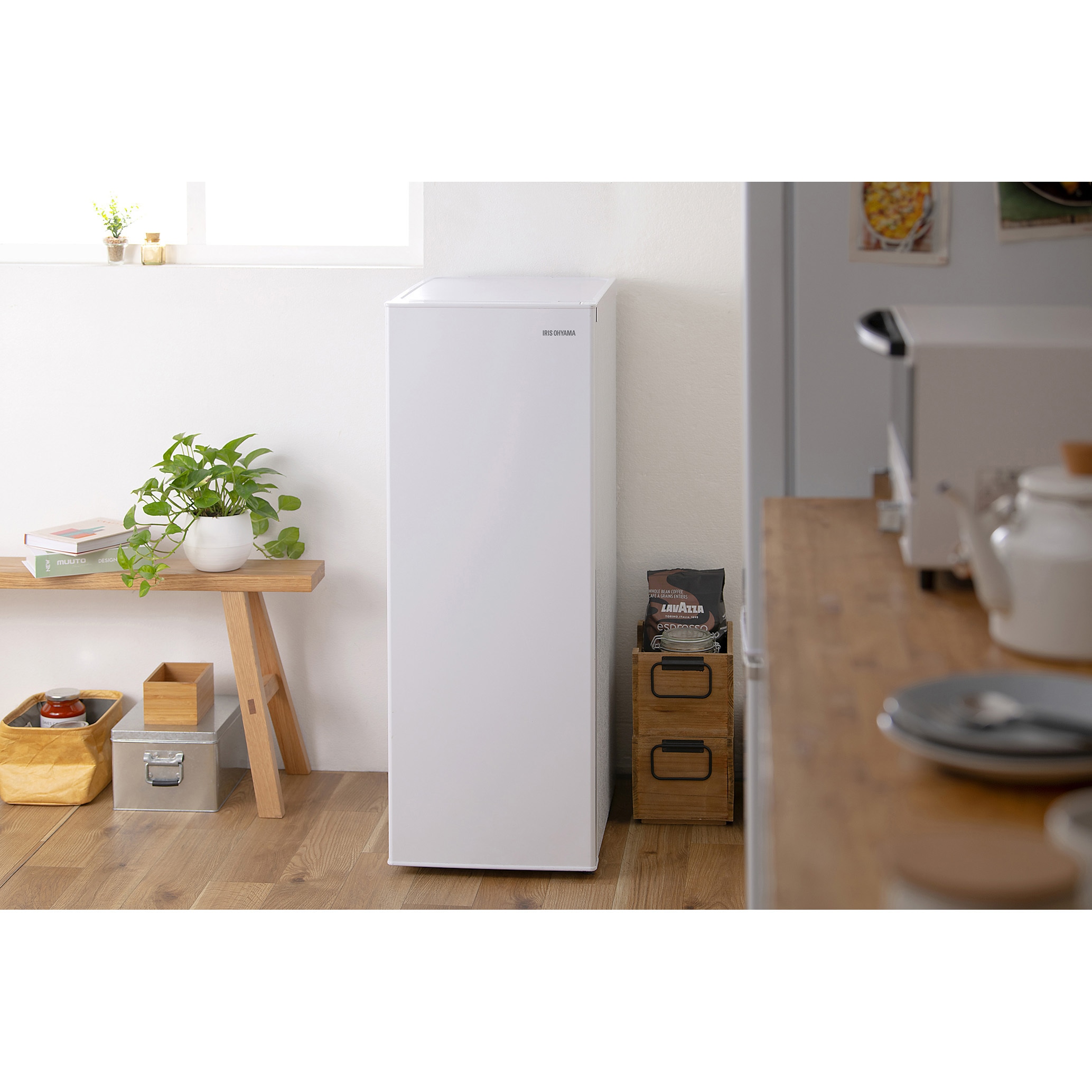 IUSN-8A-W スリム冷凍庫80L 1個 アイリスオーヤマ 【通販モノタロウ】