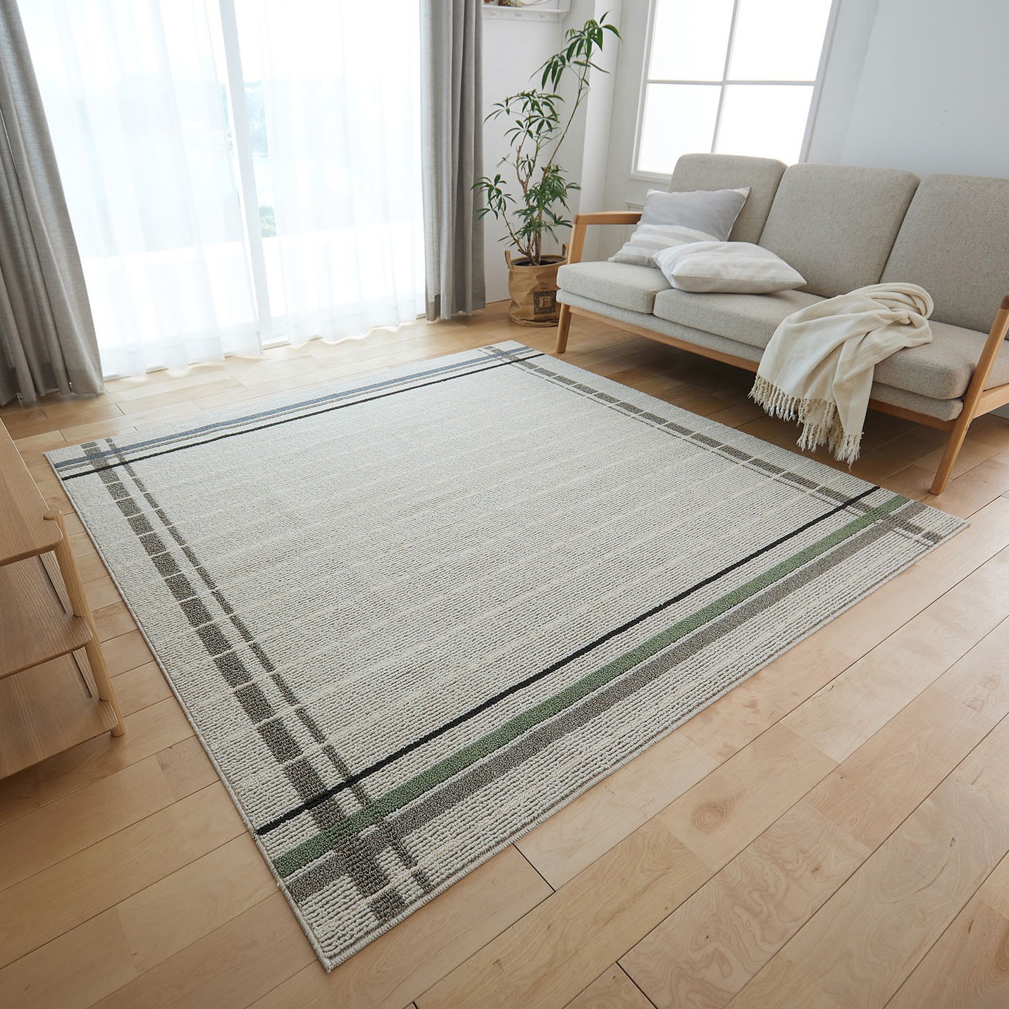 134-75606 colne 天然素材入りタフトラグ Fenetre(フェネートル) スミノエ 防ダニ加工・床暖対応 アイボリー色 寸法190×240cm  134-75606