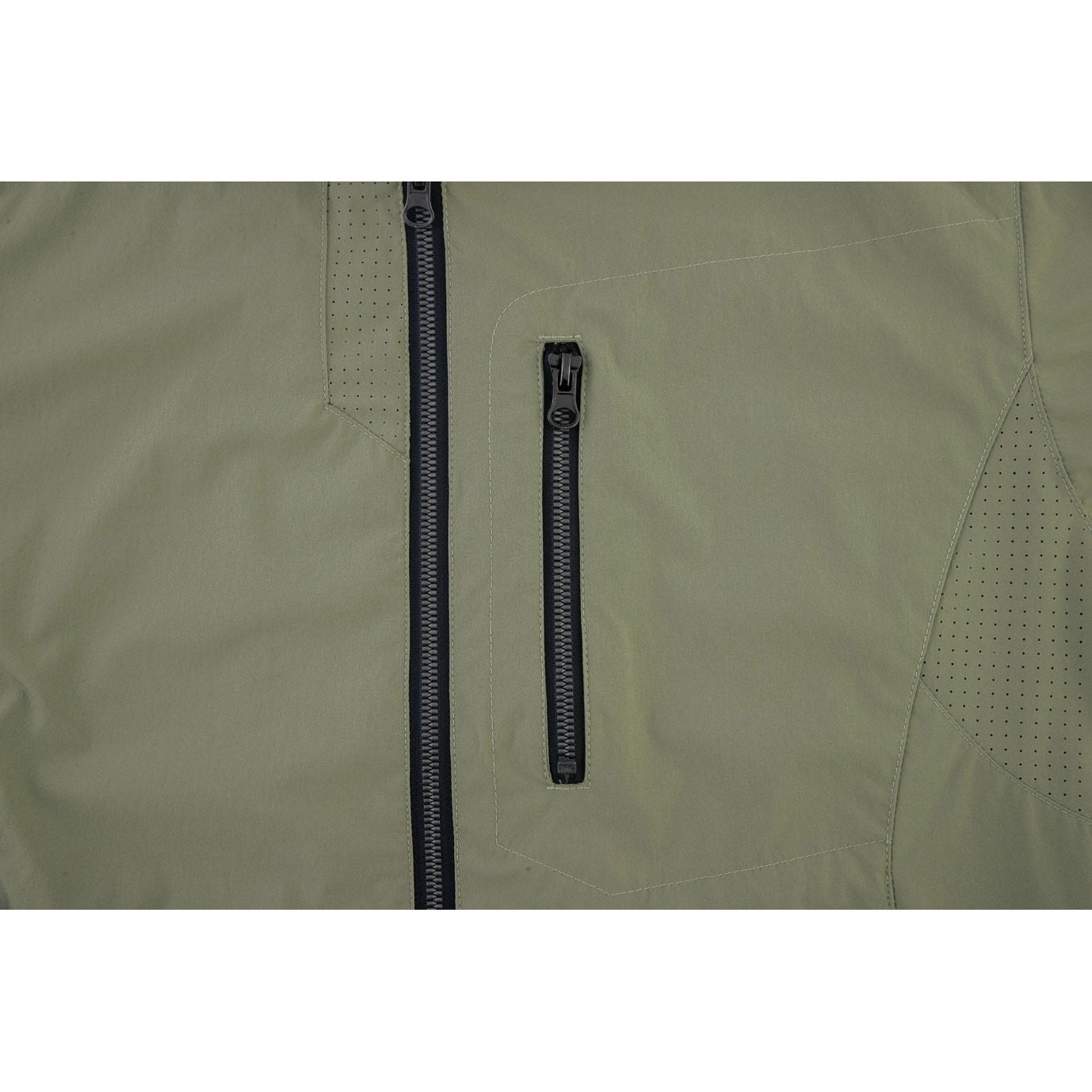 2514 長袖ブルゾン ジーベック 生地2WAYストレッチナイロン シルバーグレー色 M着丈63cm 4,782円