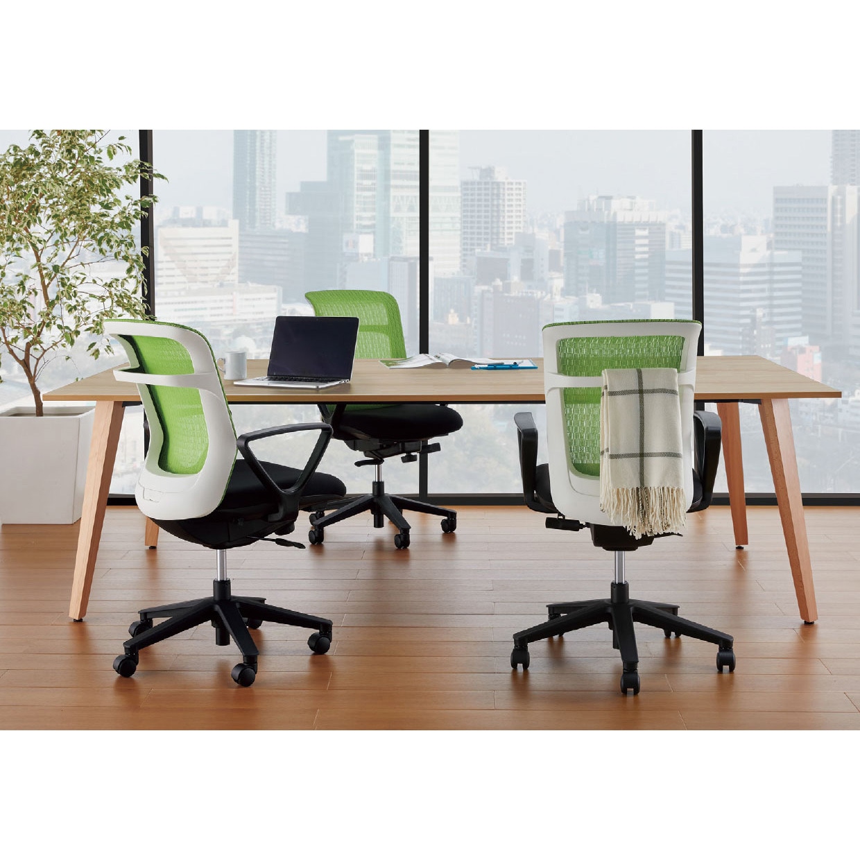 (運賃見積り)(直送品)ナイキ 事務用チェア グリーン 肘なし VE510F-GR 運賃見積り)(直送品)ナイキ 事務用チェア 背:グリーン⁄座:ブラック