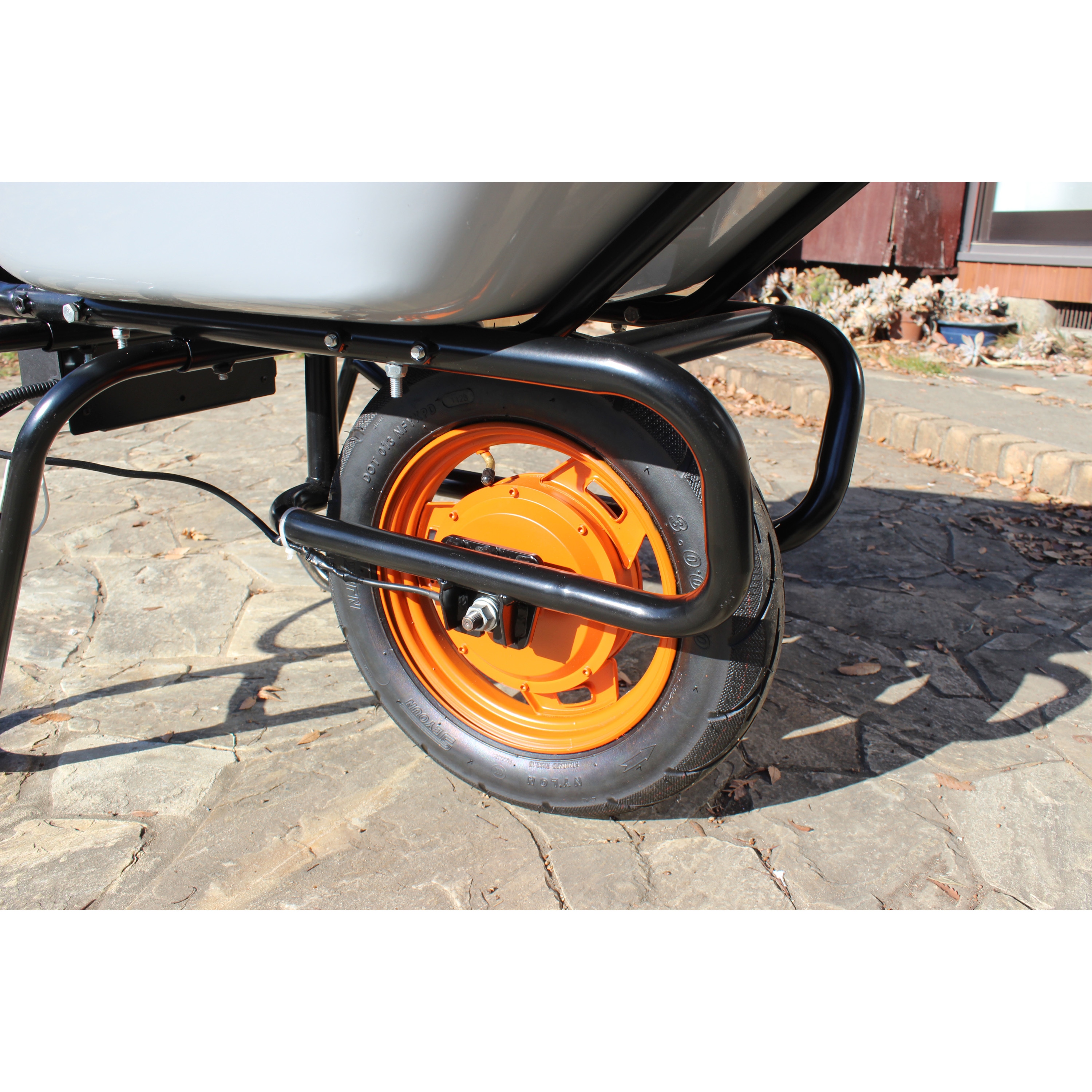 LX CH602-JP 24V電動アシスト一輪車 LX CH602-JP 1セット YARD