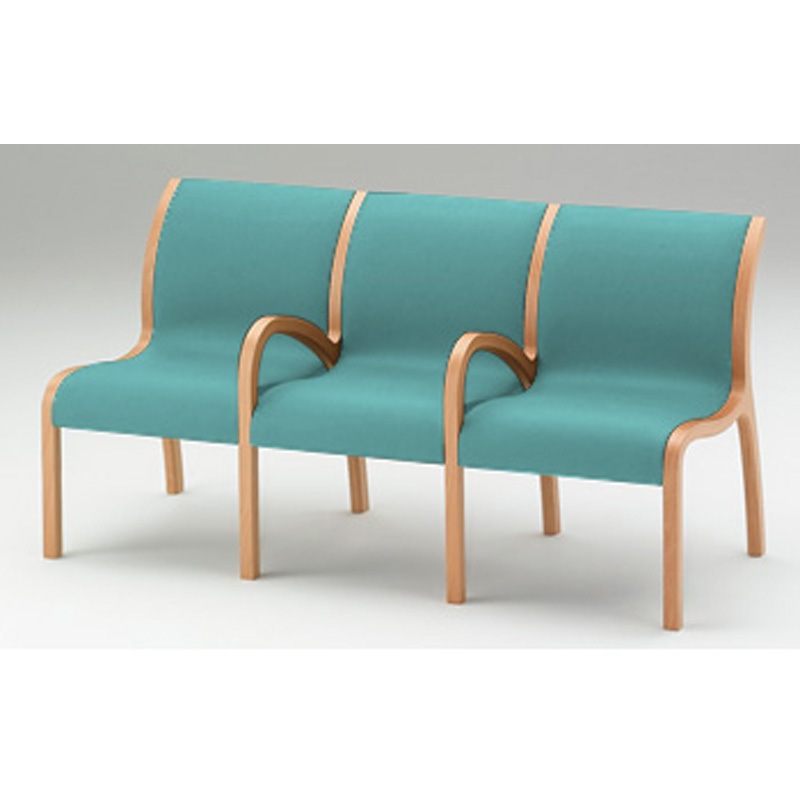 LAK-5130C-S4 ロビーチェアAK 3連中間肘付<配送時組立サービス付> イトーキ ターコイズブルー色 高さ821mm幅1640mm奥行618mm  LAK-5130C-S4