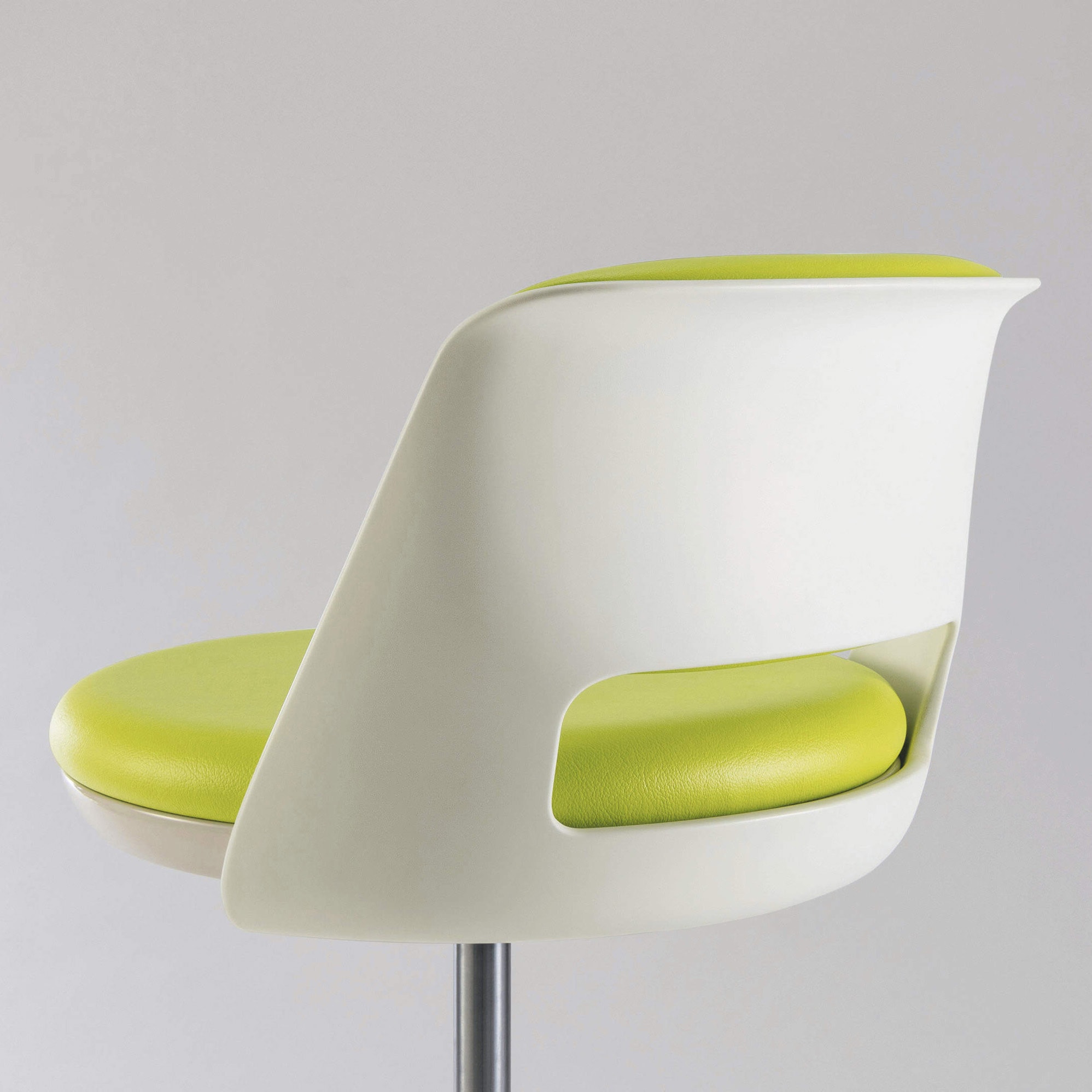 No.3811PS-W サポート用チェアー LION (ライオン事務器) キャスター