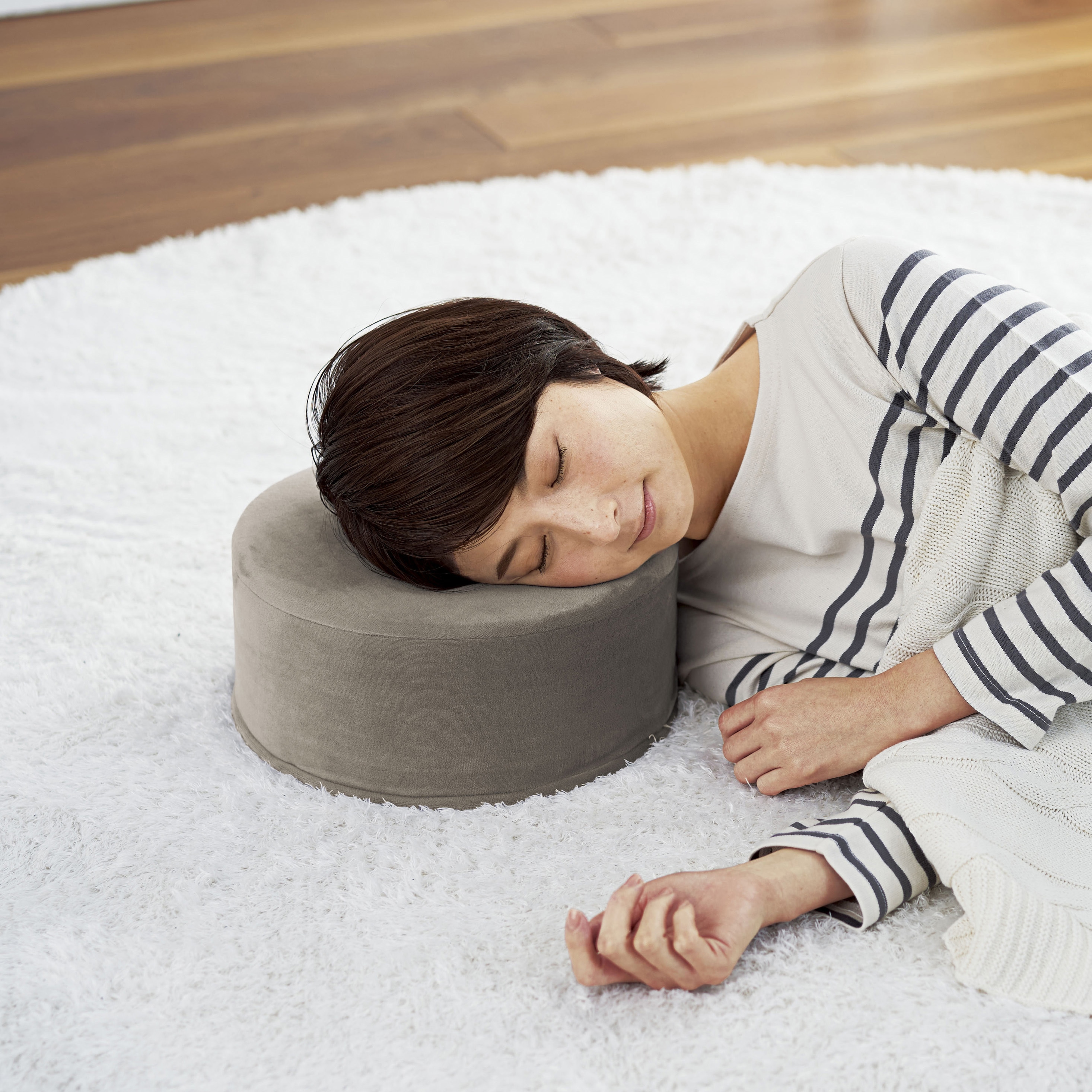 93067 アグリ ラウンドクッション コジット グレージュ色 寸法300×300