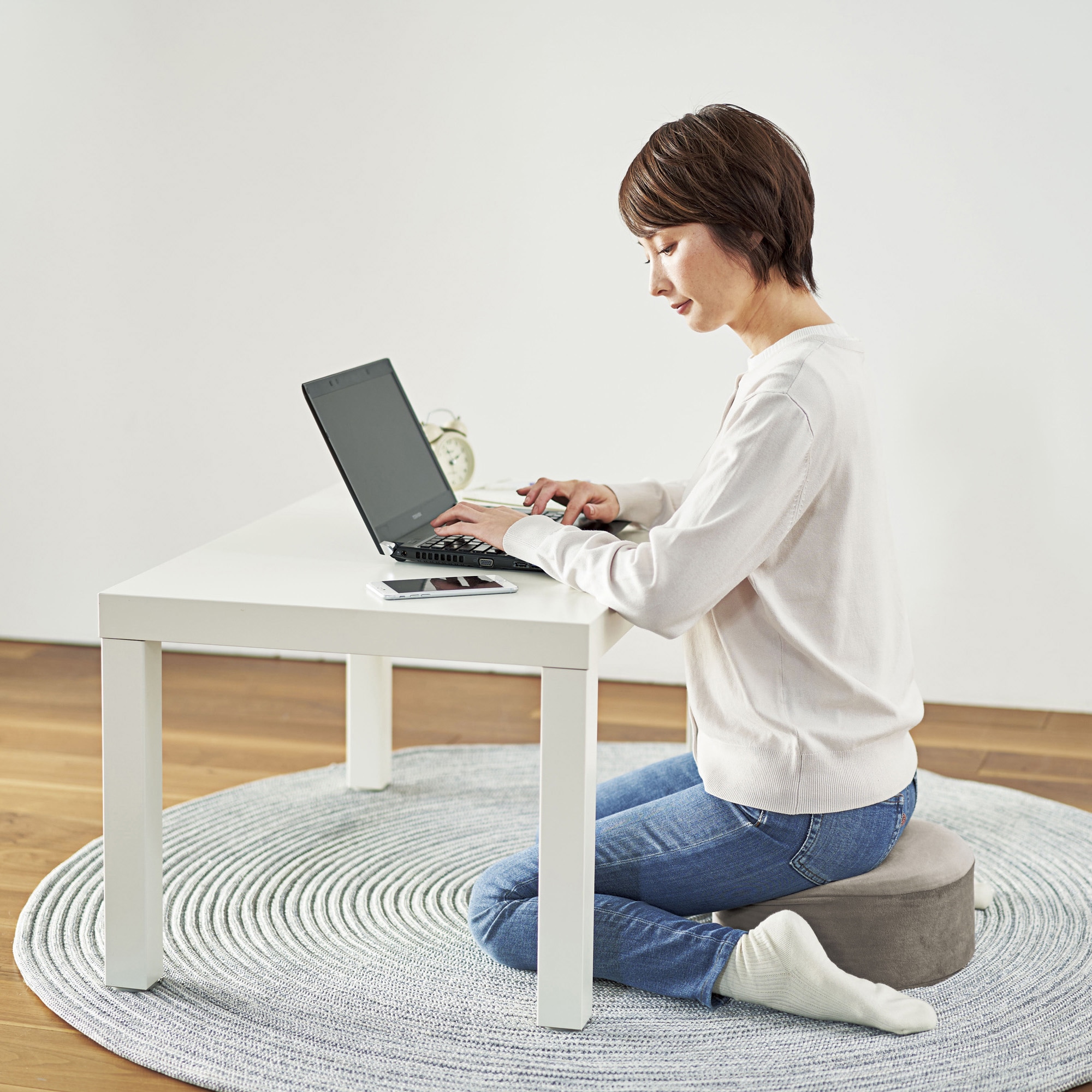 93067 アグリ ラウンドクッション コジット グレージュ色 寸法300×300