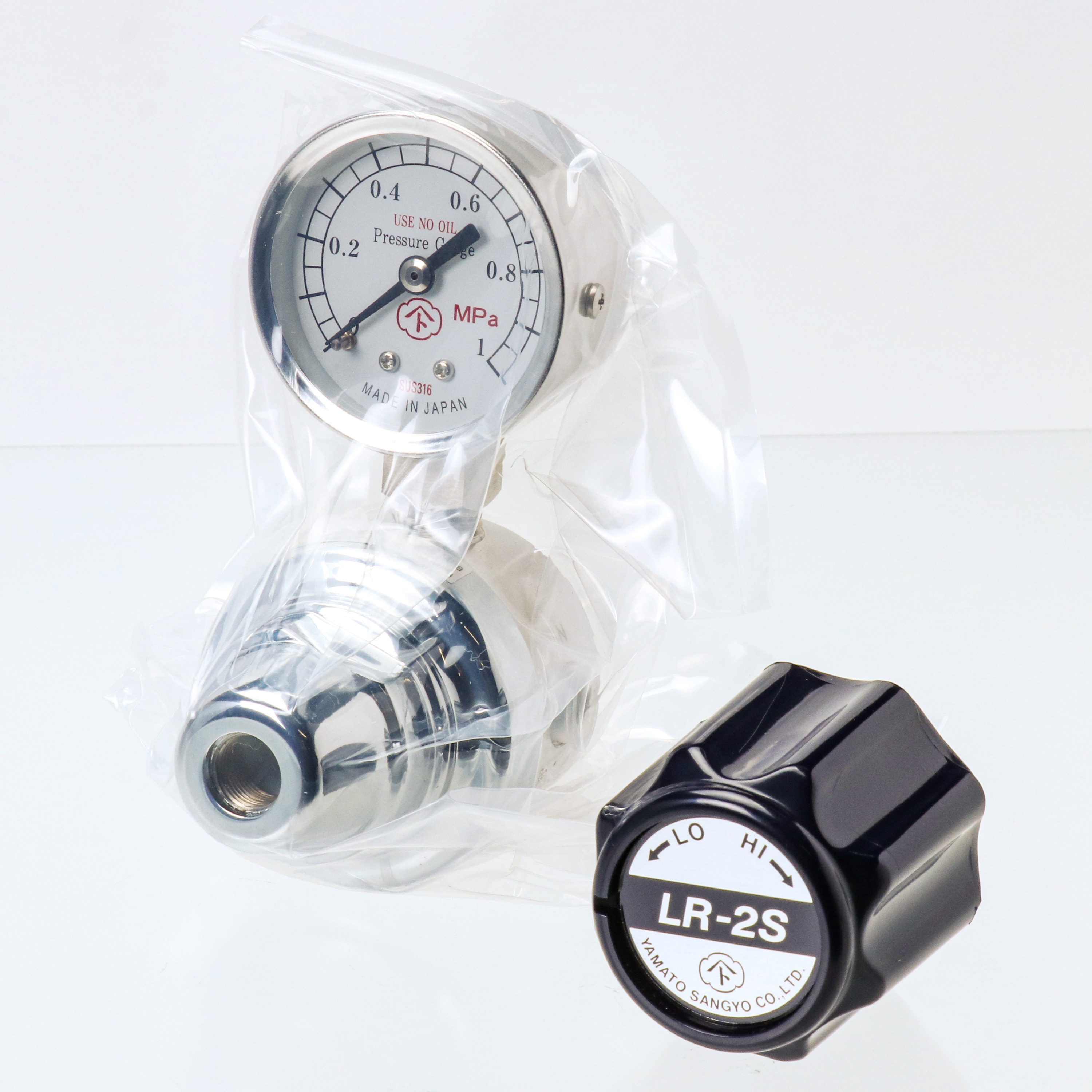 人気商品の 分析機用フィン付二段圧力調整器 ＮＨＷ−1Ｂ NHW1BTRCCH4 溶接用品 ガス調整器 代引不可