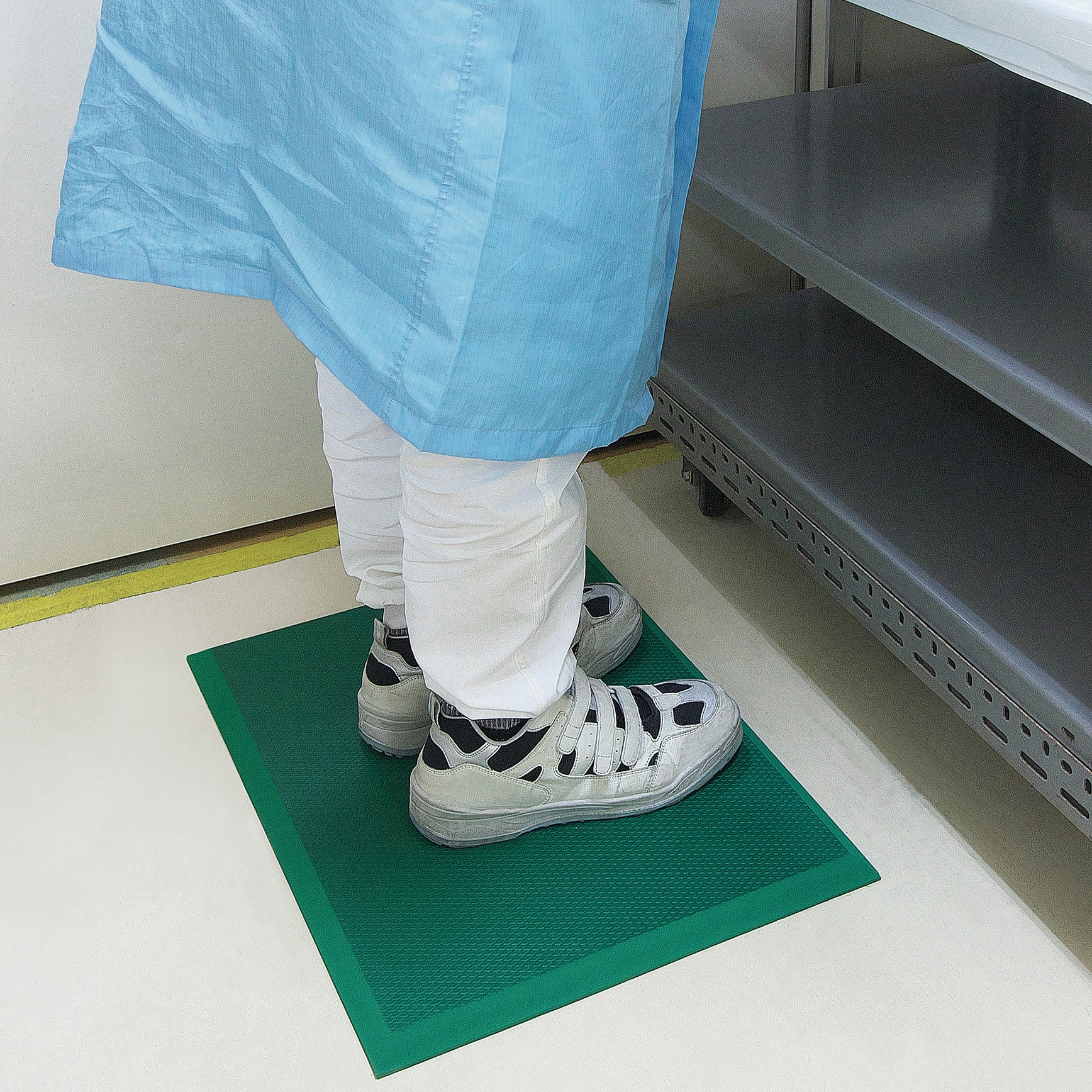 TAM-4560-17-ESD-GR 帯電防止足腰マット TRUSCO グリーン色 幅450mm厚