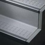 【オーダー】ロンステップME FZKタイプ(けこみ一体型)エンボス防滑タイプ(ジャスパータイプ) ロンシール工業