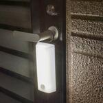 乾電池式LEDセンサーライト フック型 オーム電機