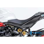 SDL.008.DSS7G.K カーボンパーツ アンダーシートサイドパネル 左側 グロスカーボン - Ducati Supersport 939 ILMBERGER (イルムバーガーカーボンパーツ)