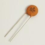 セラミックコンデンサ 2200pF 高耐圧 ディスク型 UCC