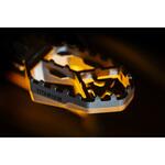 アドベンチャーフットペグセット(チタン) AKRAPOVIC (アクラポビッチ)