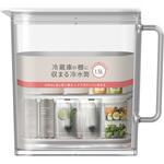 棚に収まる冷水筒 ホワイト 1.5L アスベル
