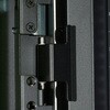 AR3305 APC NetShelter SX 45U 600mm Wide x 1200mm Deep Enclosure with Sides Black AR3305 APC(シュナイダーエレクトリック) 76155567