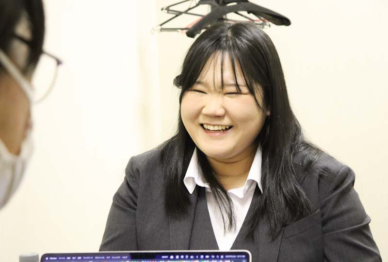 永井絵理子様が対談している様子